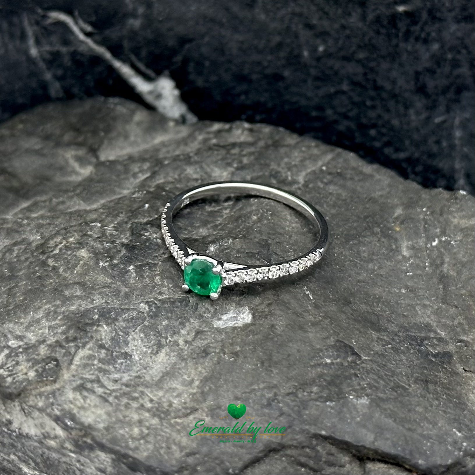 Round Colombian Emerald Solitaire Ring in 18K White Gold with Diamond-Set Band