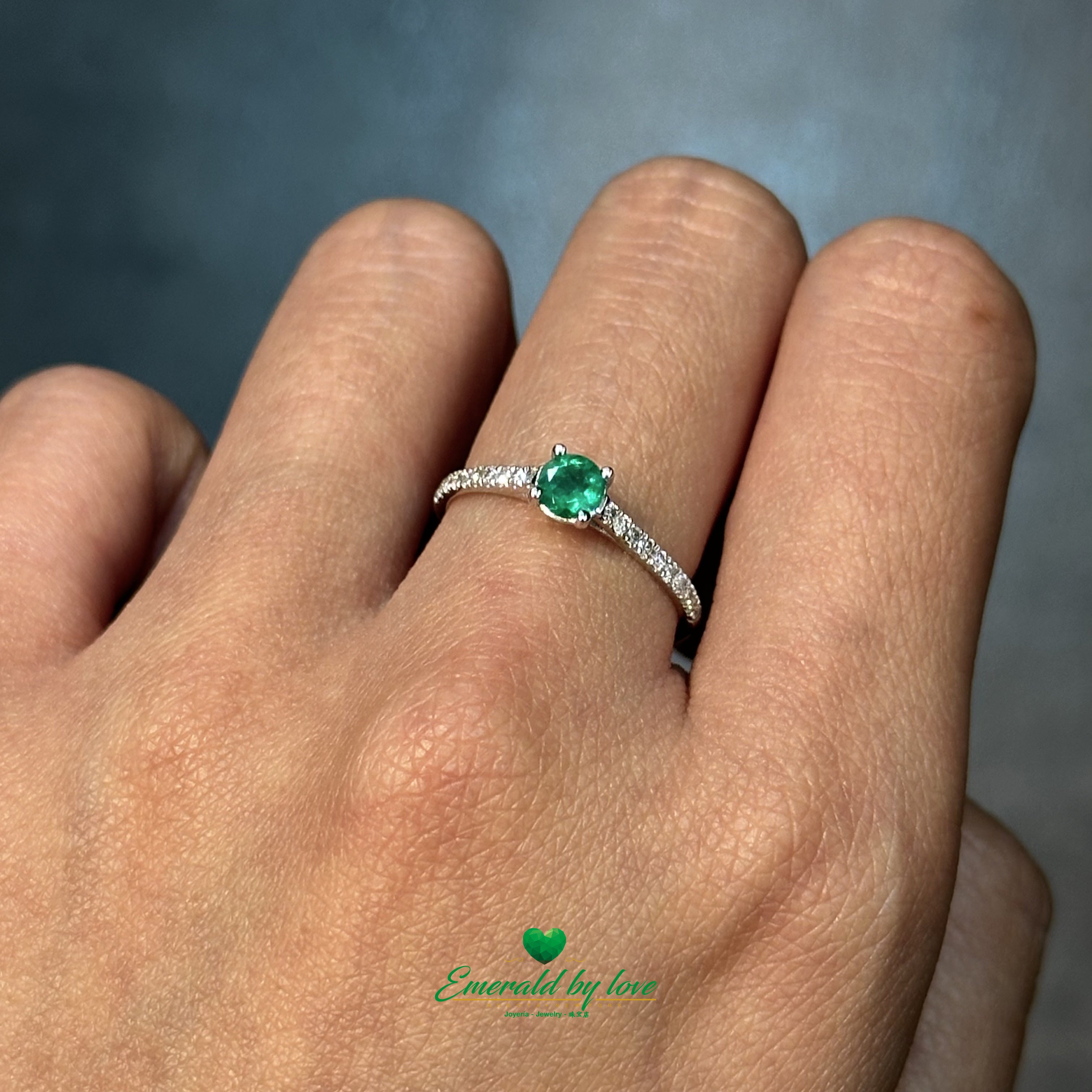 Round Colombian Emerald Solitaire Ring in 18K White Gold with Diamond-Set Band