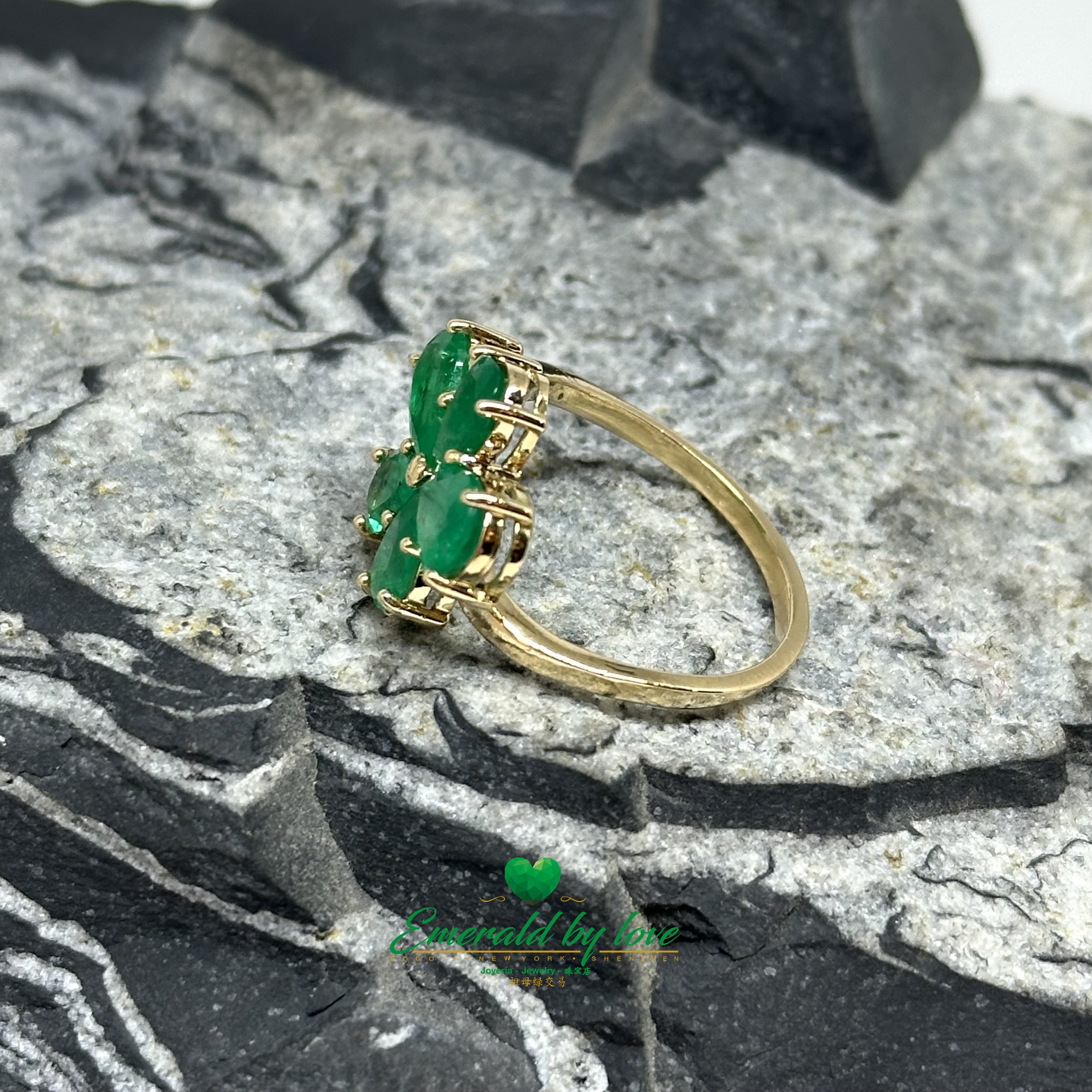 Floral Emerald Ring in 18K Yellow Gold with Pear-Shaped Petals