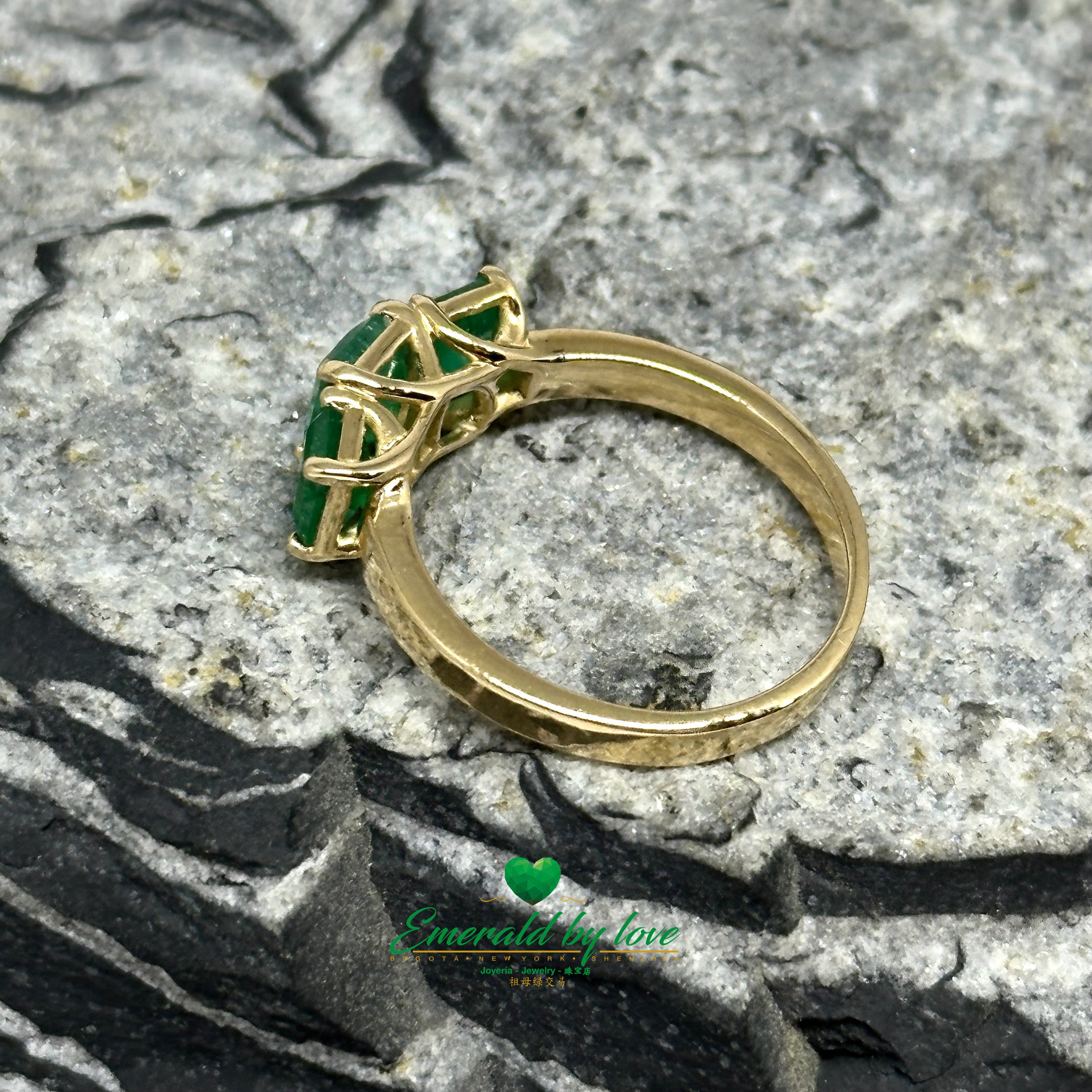 Trio Emerald Ring in 18K Yellow Gold with Rectangular Colombian Emeralds