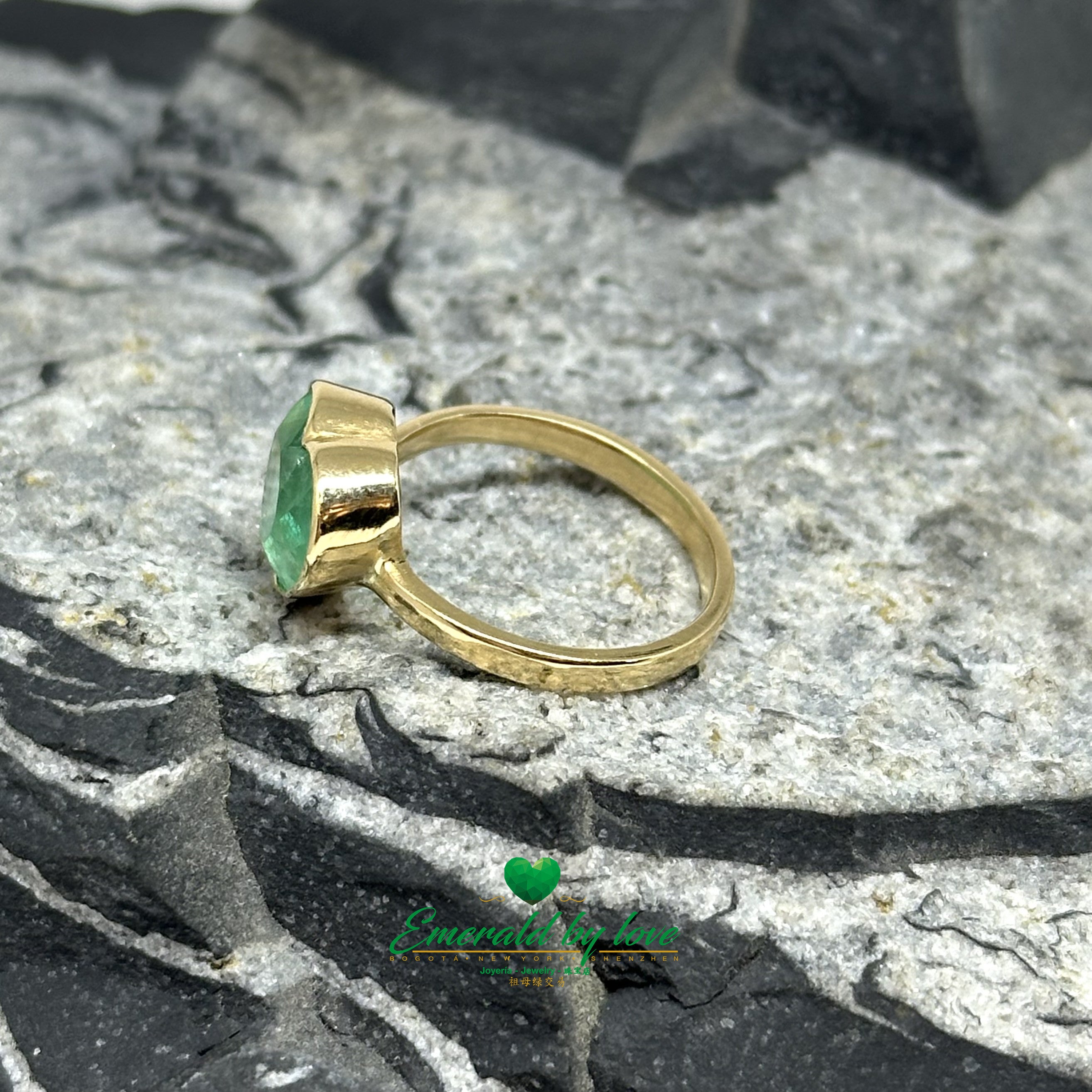 Bezel-Set Heart-Shaped Emerald Ring in 18K Gold