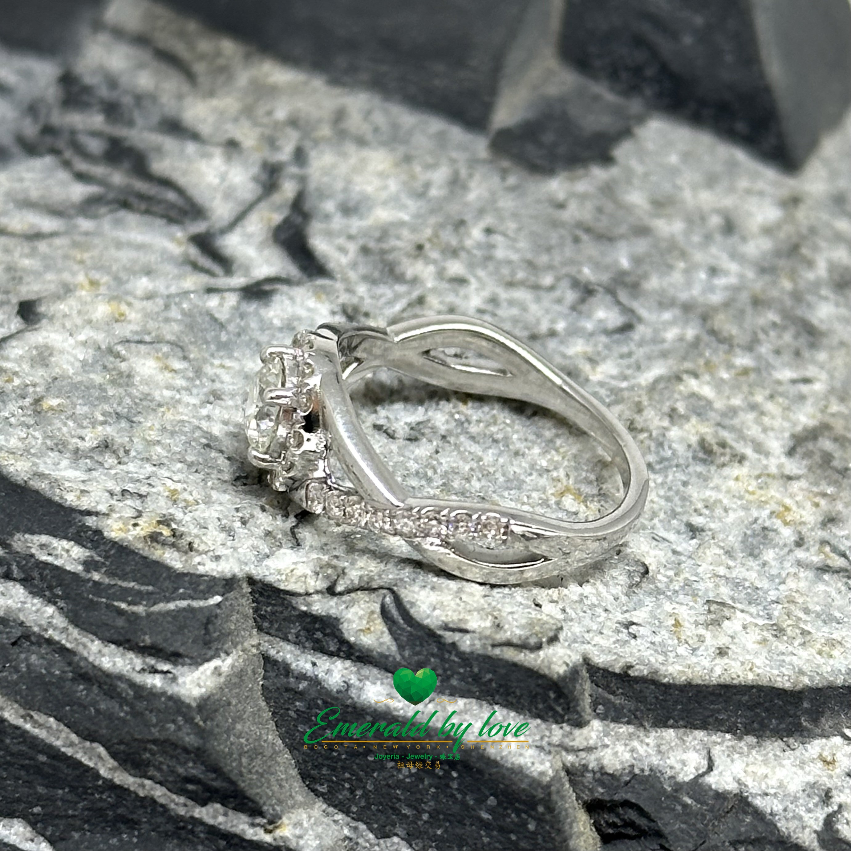 Eye-Inspired Diamond Ring in 18K White Gold