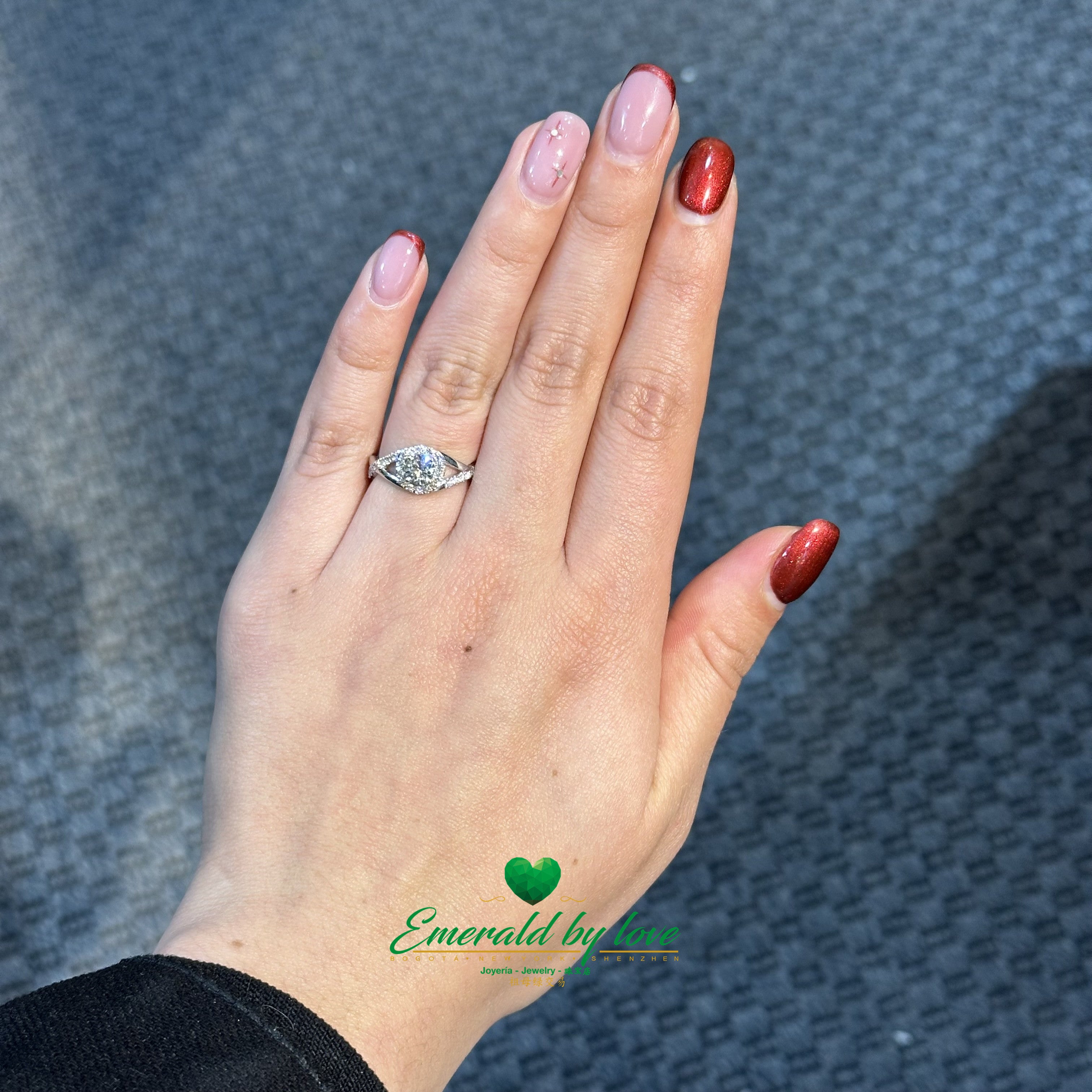 Eye-Inspired Diamond Ring in 18K White Gold