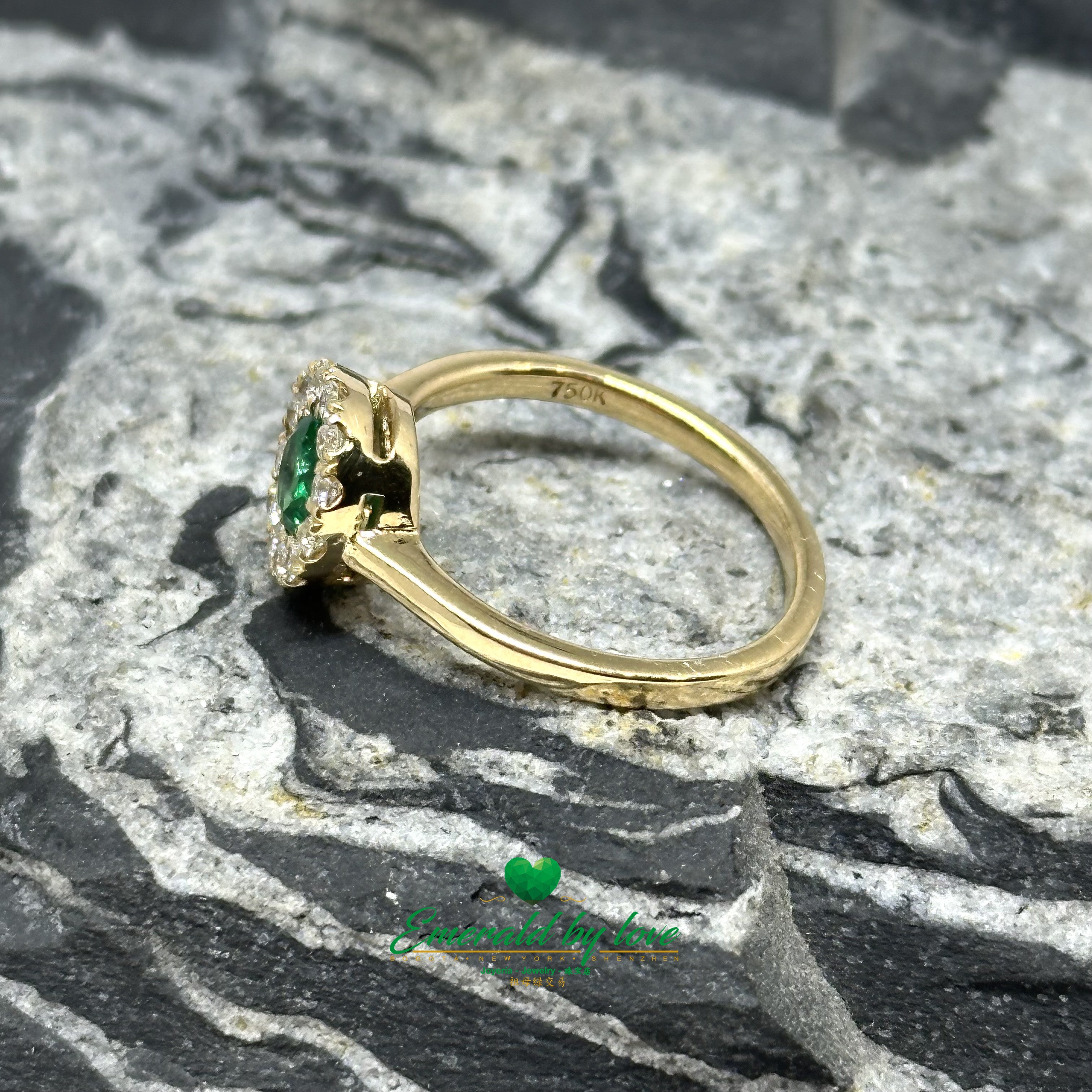 Round Colombian Emerald Cluster Ring in 18K Yellow Gold