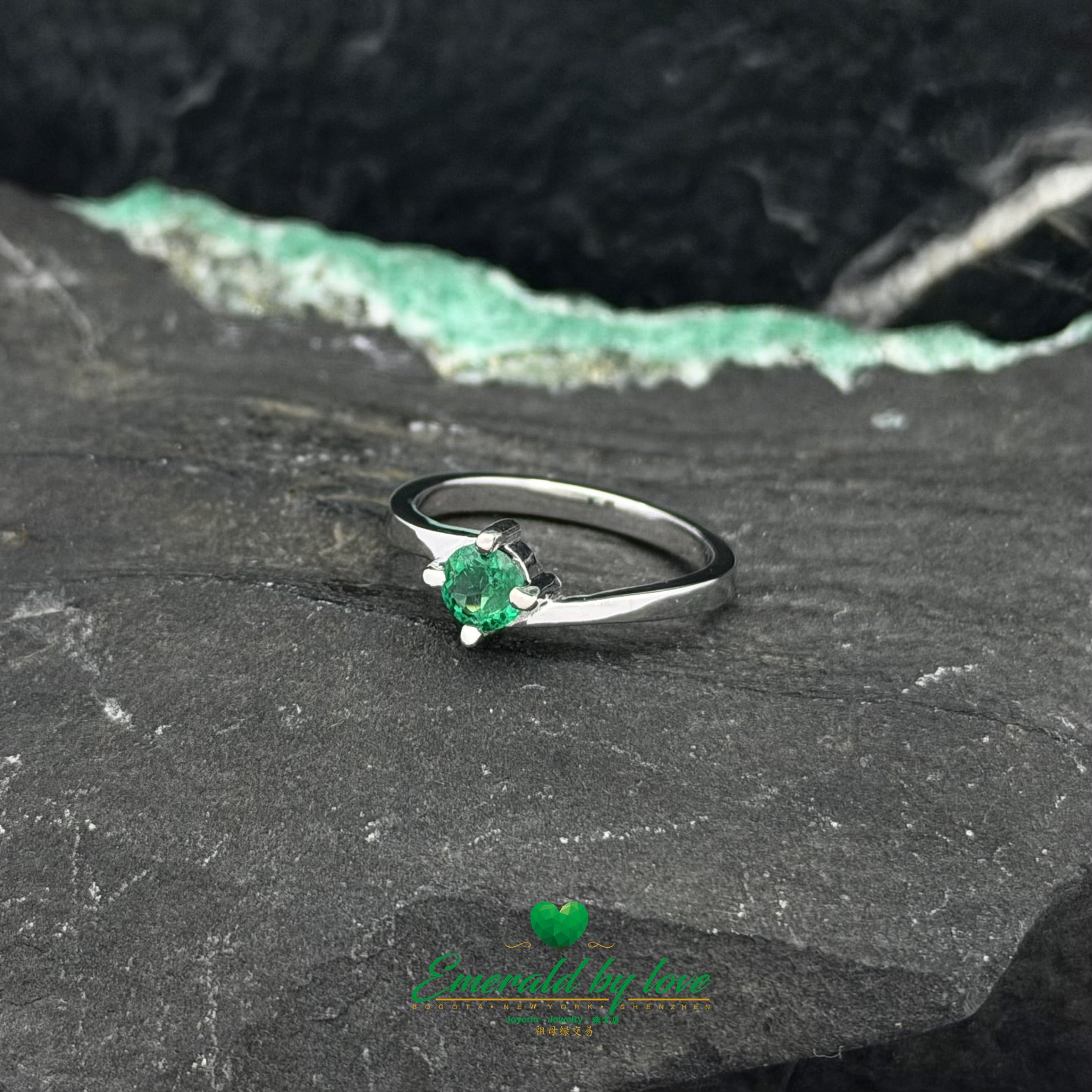 Bypass Band White Gold Ring with Round Emerald