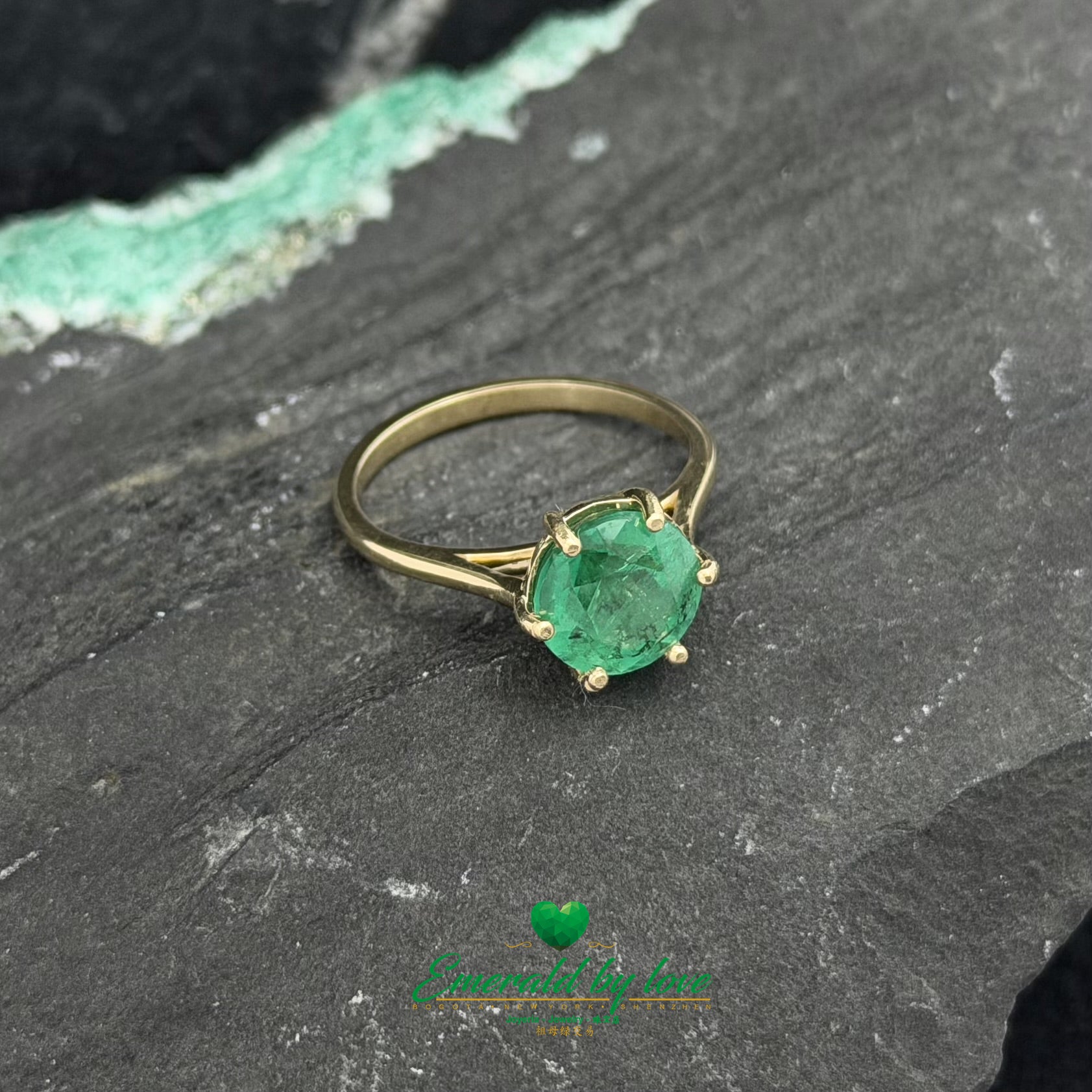 Classic Solitaire Ring with Round Emerald in Six-Prong Setting