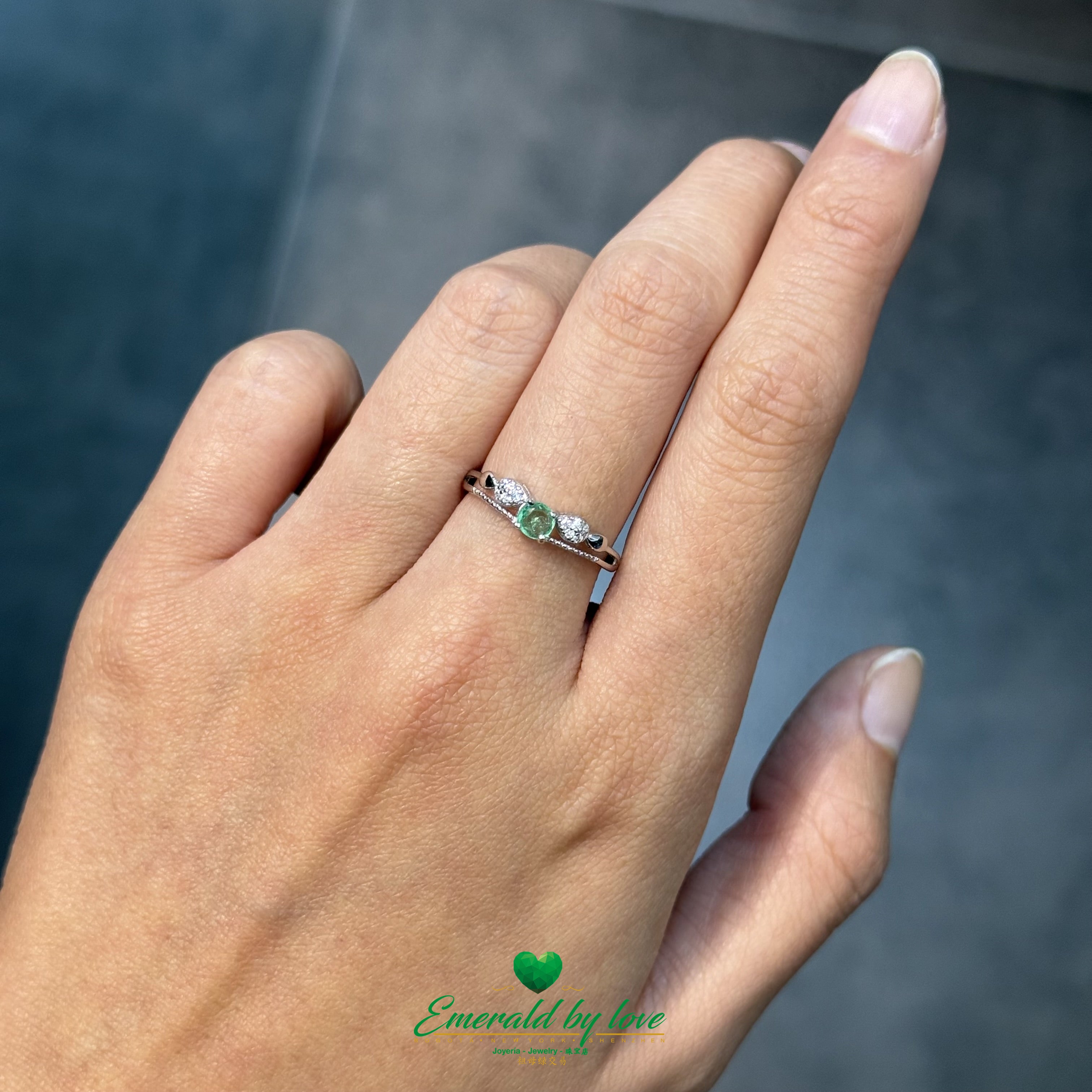 Double Band Ring with Central Round Emerald