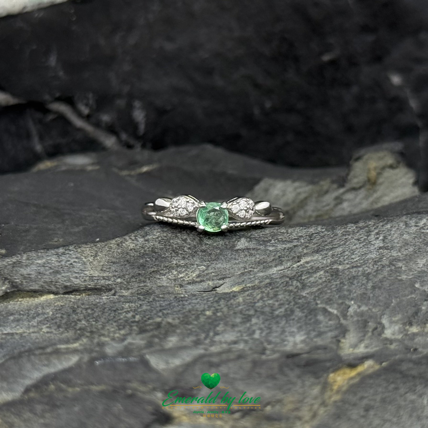 Double Band Ring with Central Round Emerald