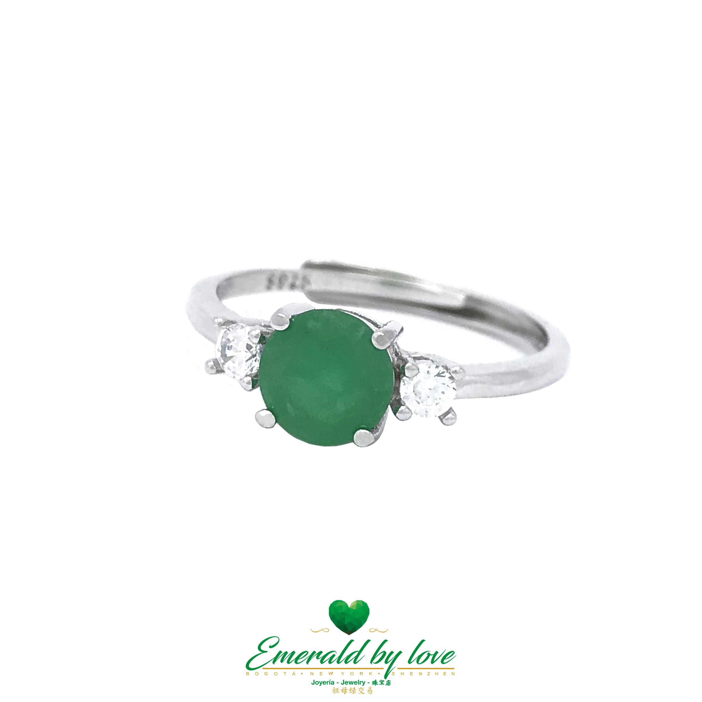 Silver Engagement Ring with Round Central Emerald and Side Zircon Accents: Timeless Elegance