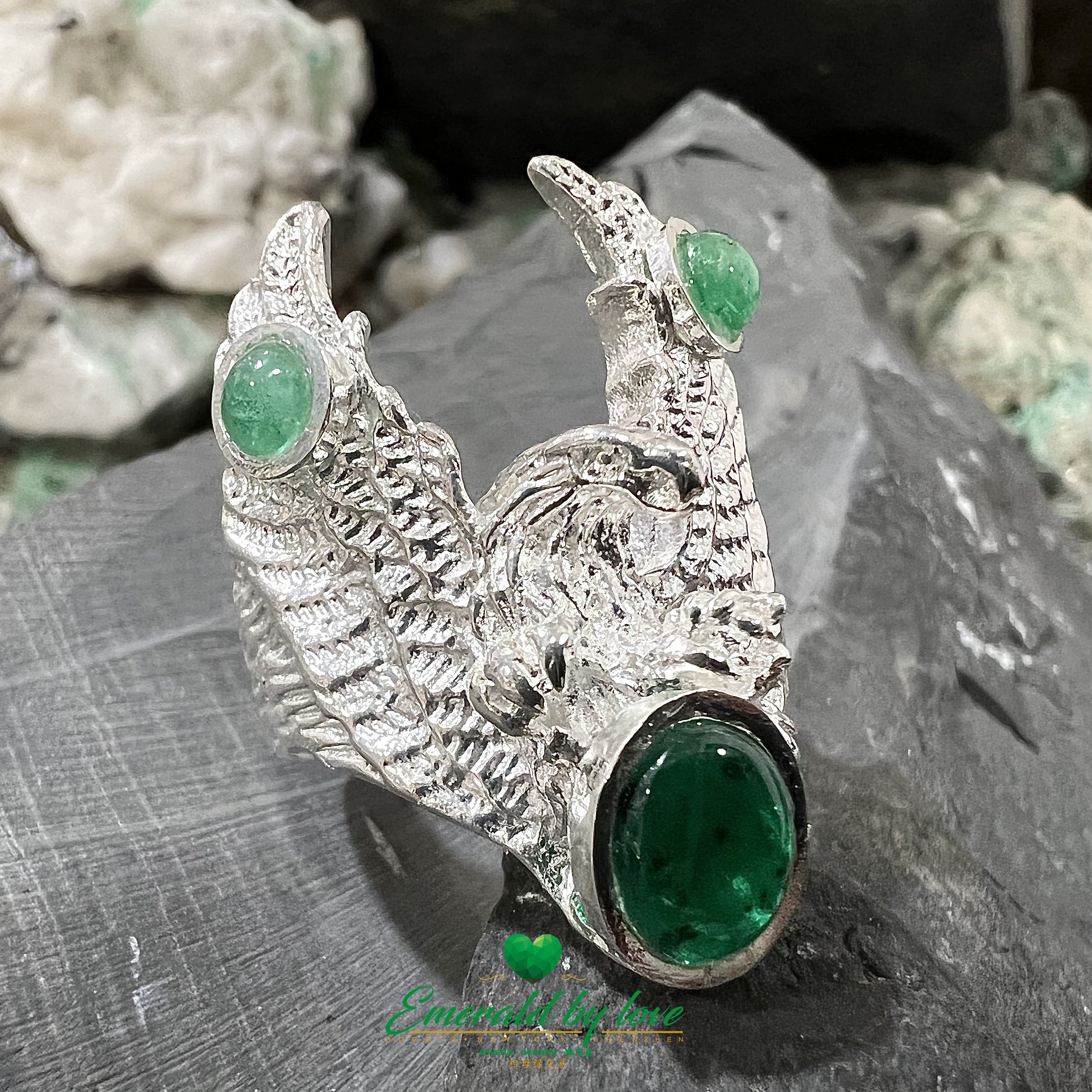 Eagle-Shaped Men's Ring with Cabochon Emerald