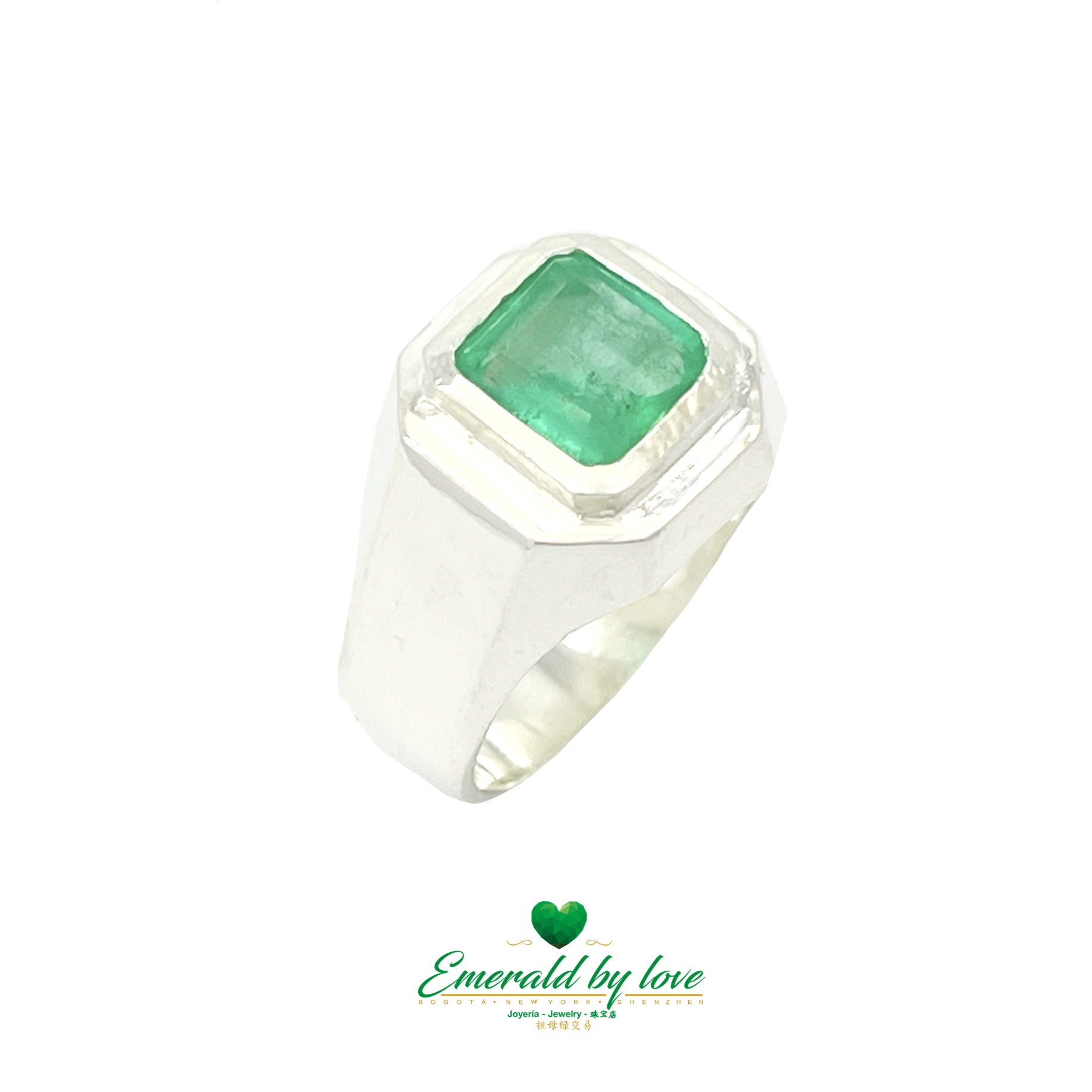 Masculinité raffinée : bague en argent sertie d'une lunette carrée en émeraude pour hommes