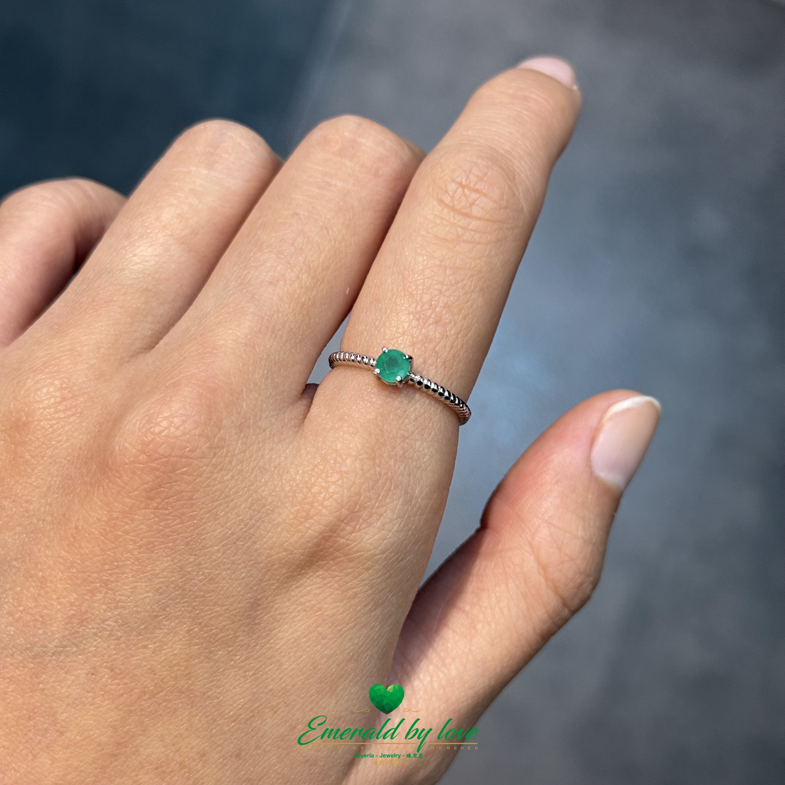 Delicate Solitaire Emerald Ring 0.22 ct with Beaded Band