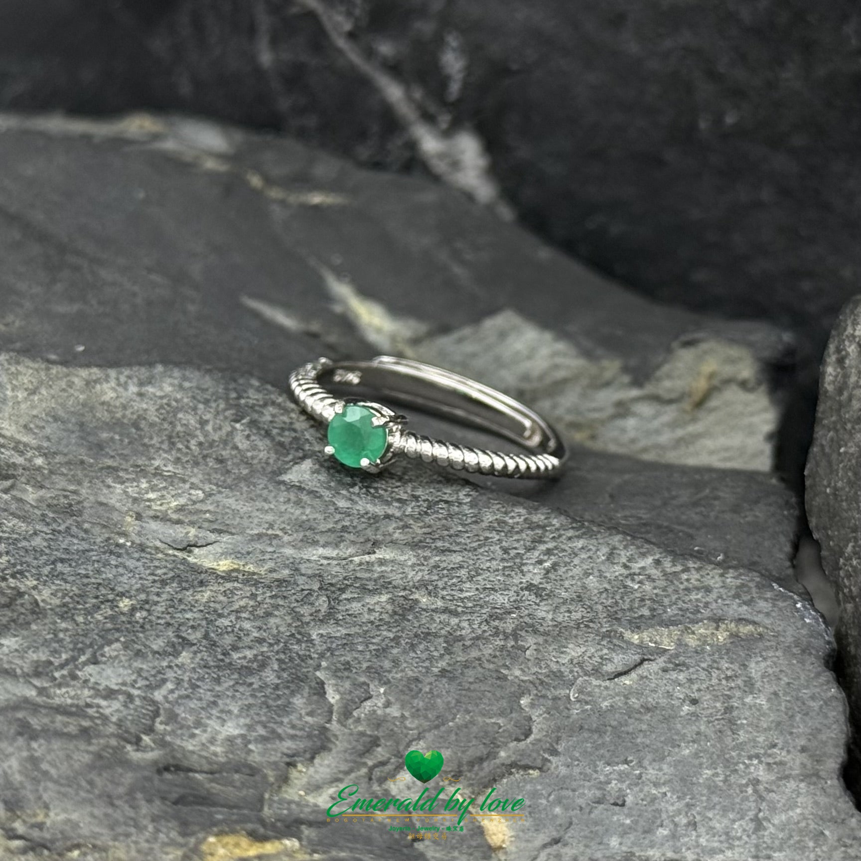Delicate Solitaire Emerald Ring 0.22 ct with Beaded Band