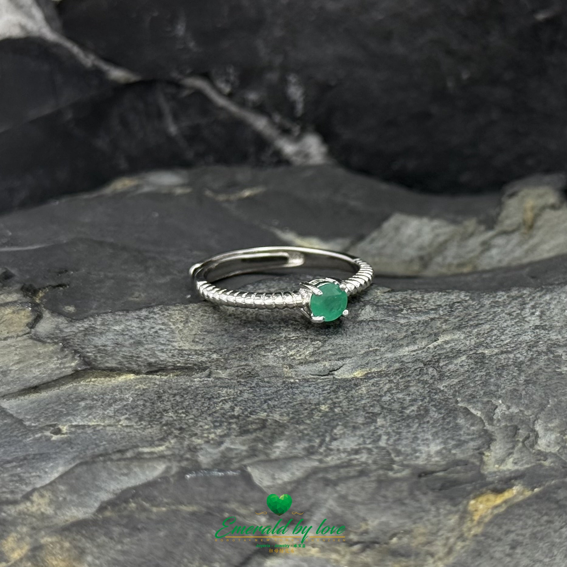 Delicate Solitaire Emerald Ring 0.22 ct with Beaded Band