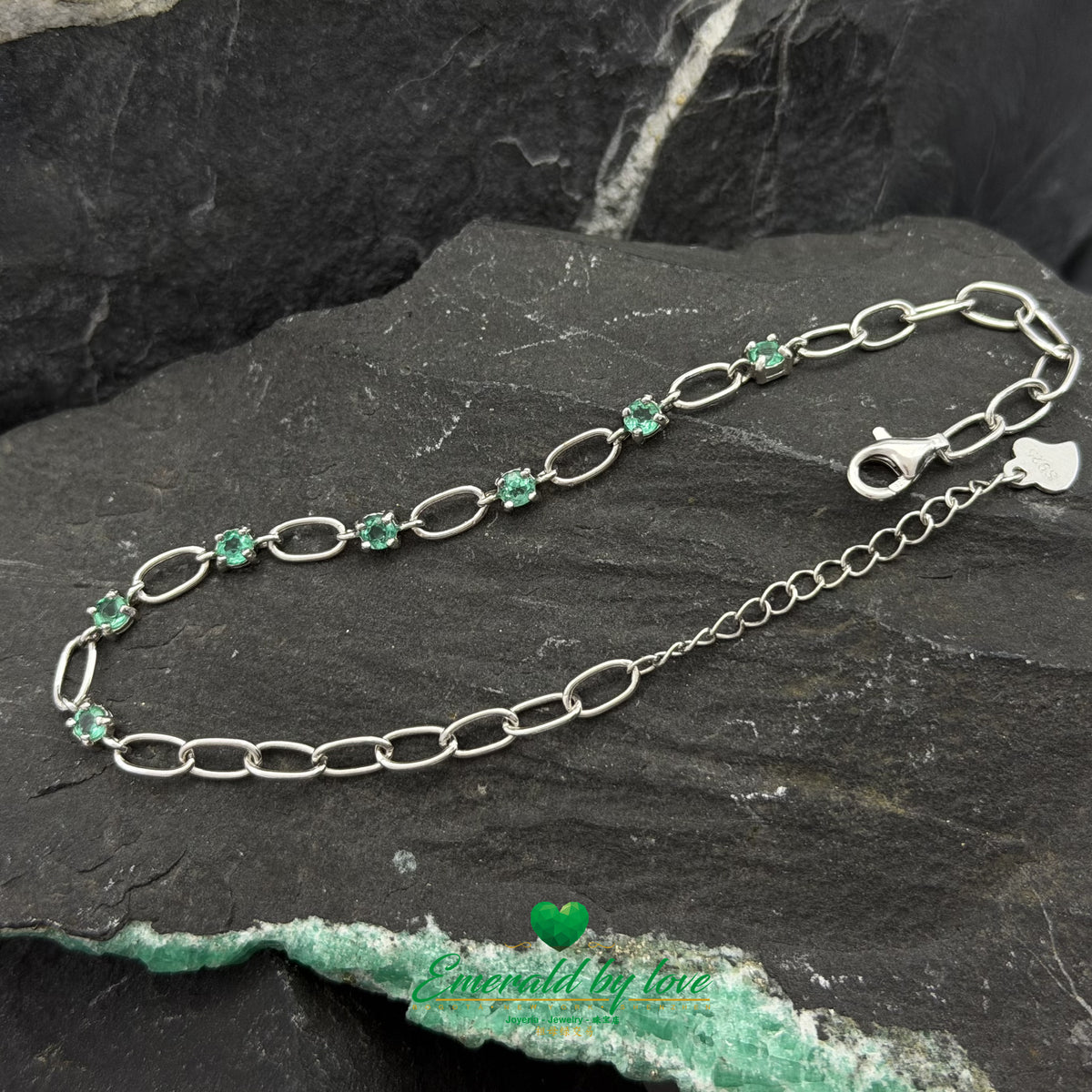 Round Emerald and Silver Disc Bracelet in 925 Sterling Silver