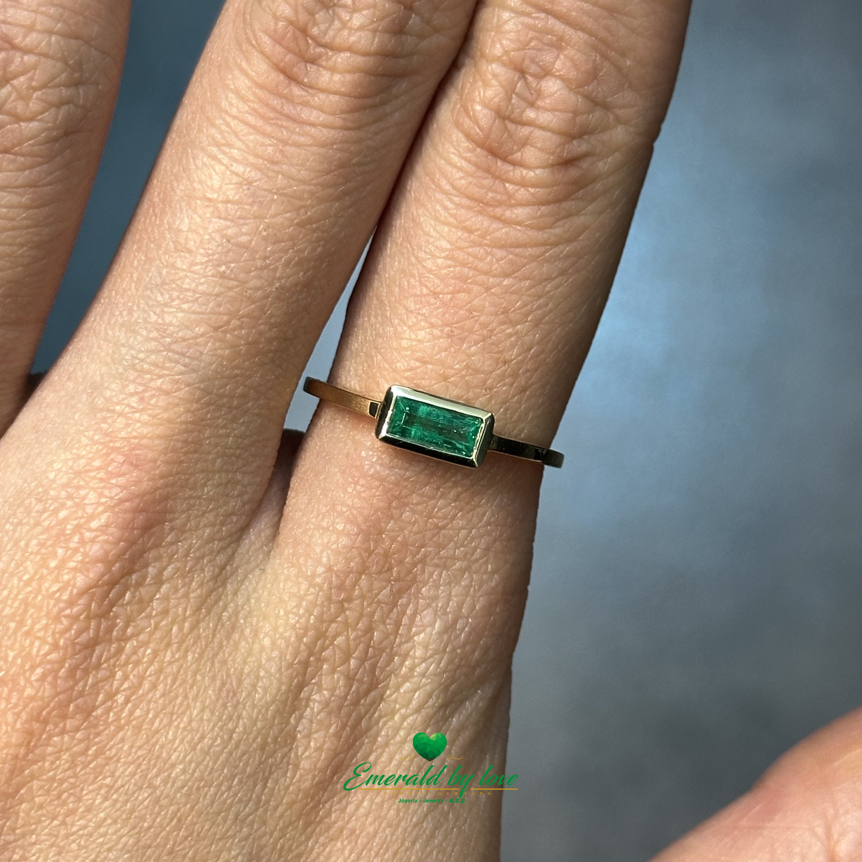 Find the lastest desings of Colombian emeralds at emeraldbylove.com Get this Solitario Ring with Transversal Square-Cut