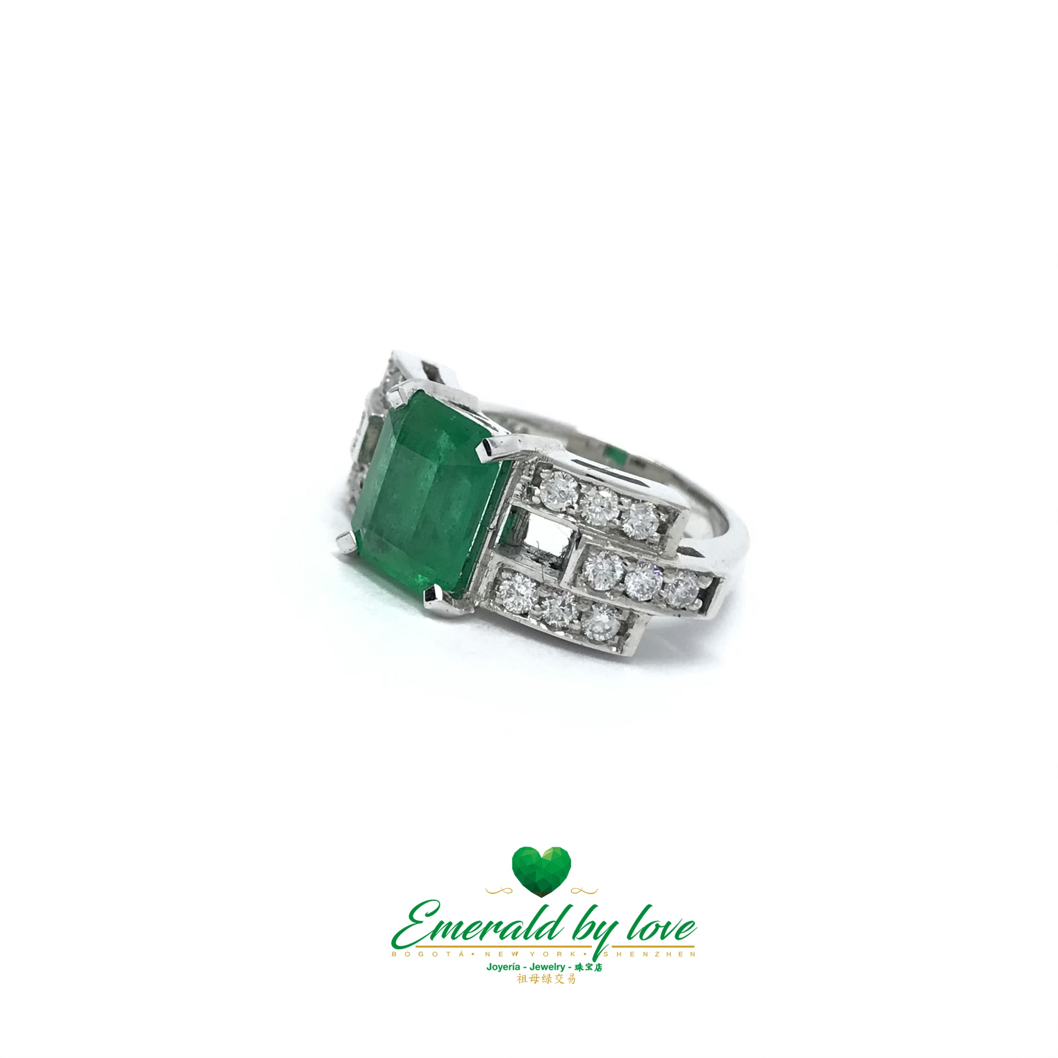 Make your presence known with the bold beauty of a Colombian emerald in 18k gold.