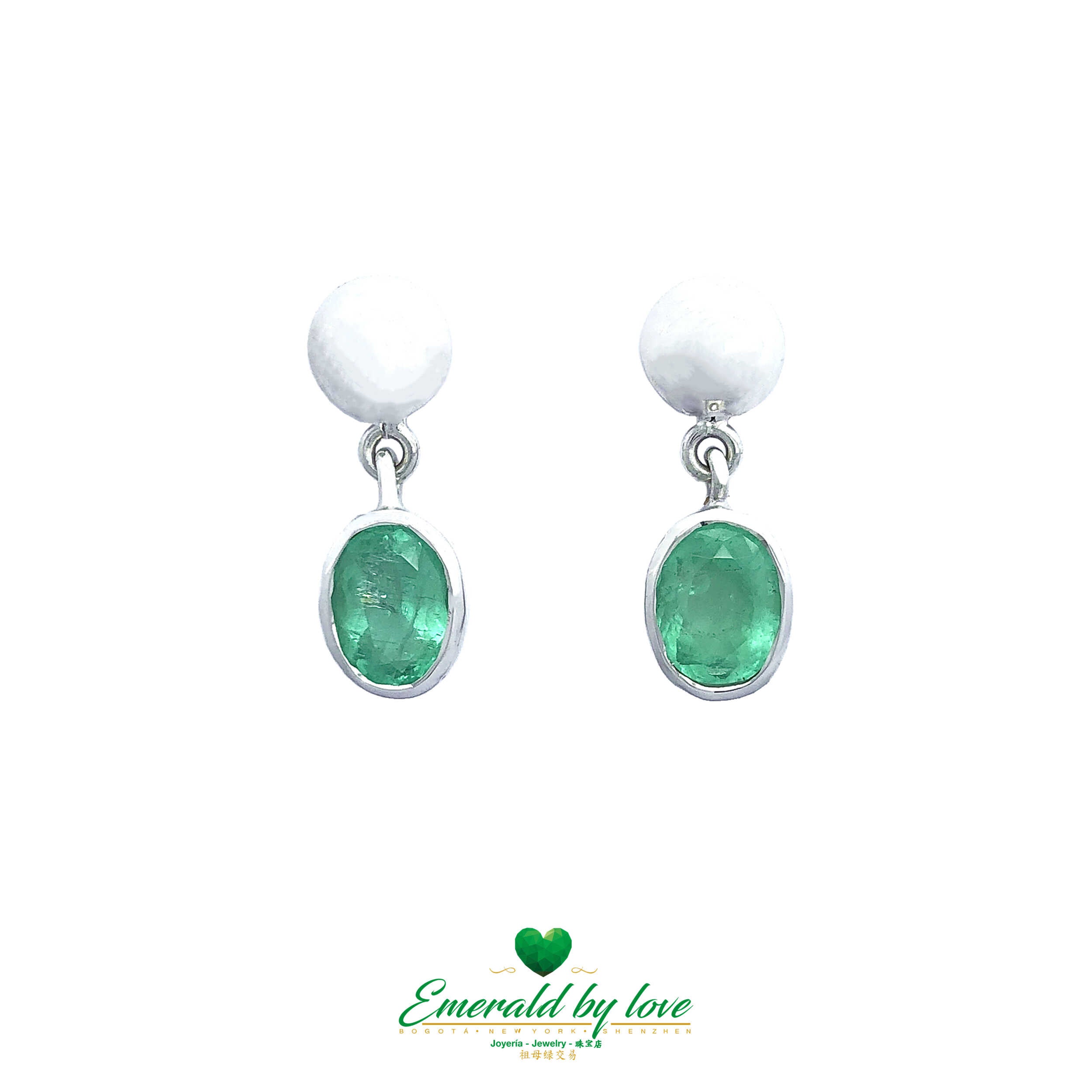 Cautivadores aretes de esmeraldas colombianas