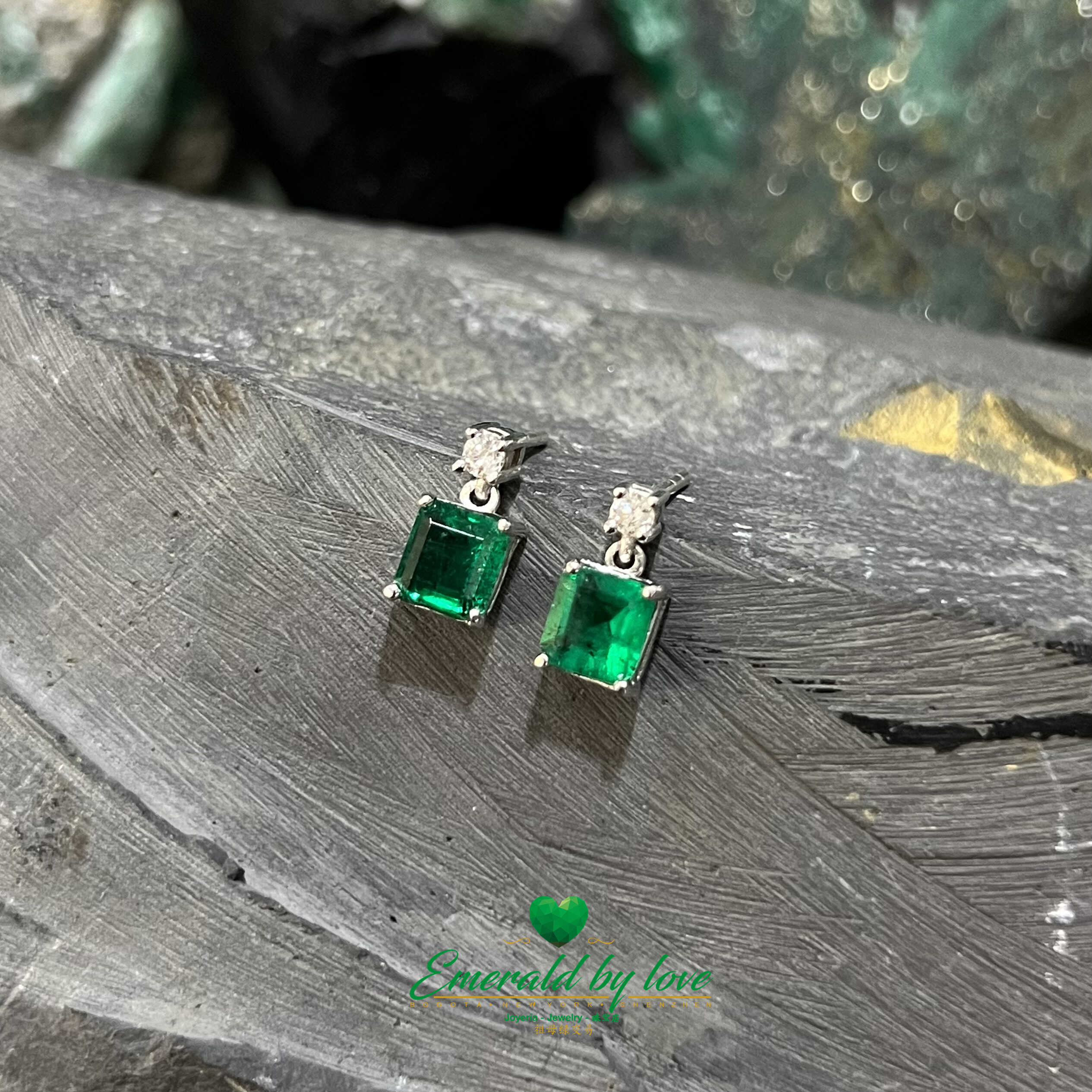 Boucles d'oreilles chic carrées colombiennes avec émeraude et diamant en or blanc - 2,26 tcw pierres précieuses carrées