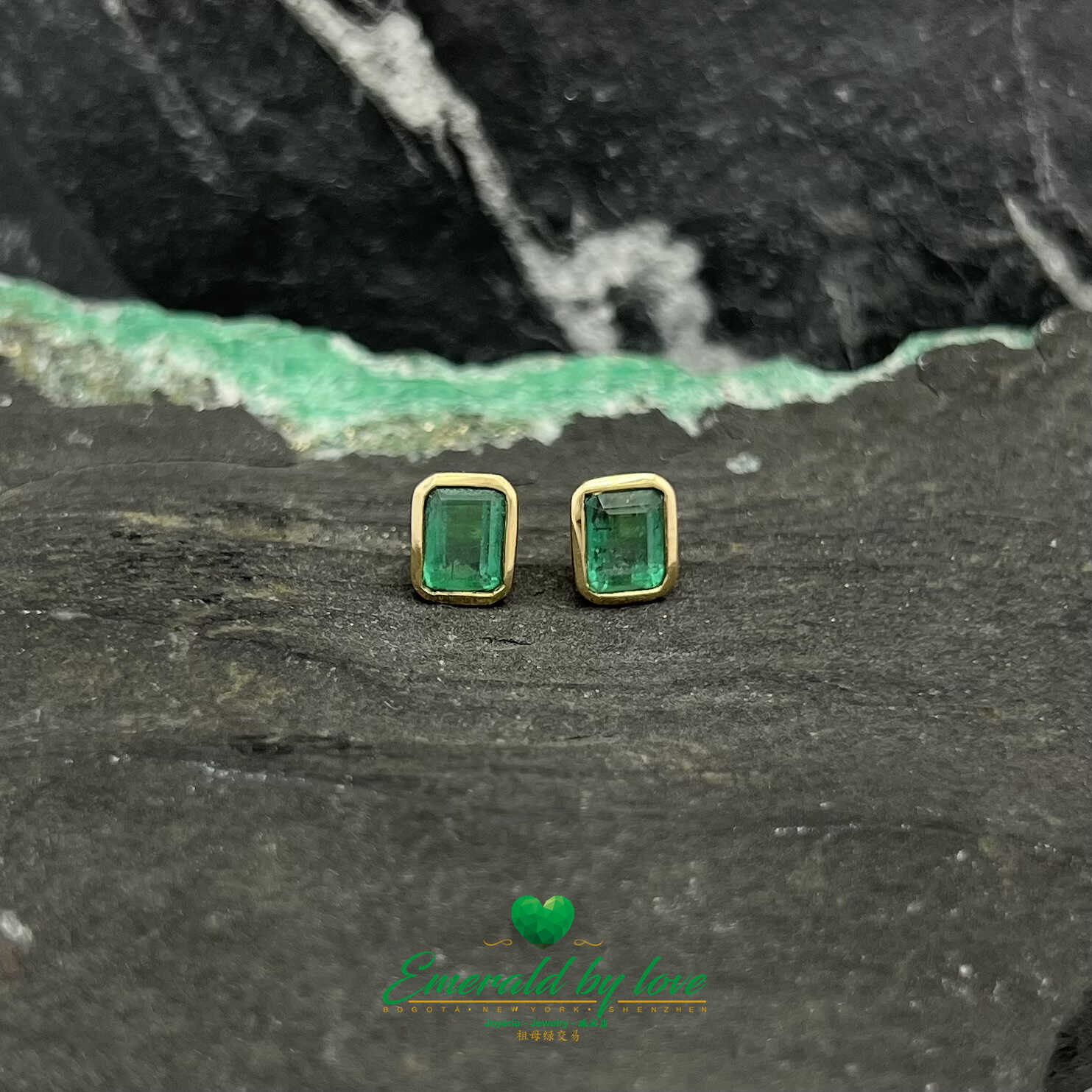 Boucles d'oreilles minimalistes en émeraude serti clos : 1,39 TCW