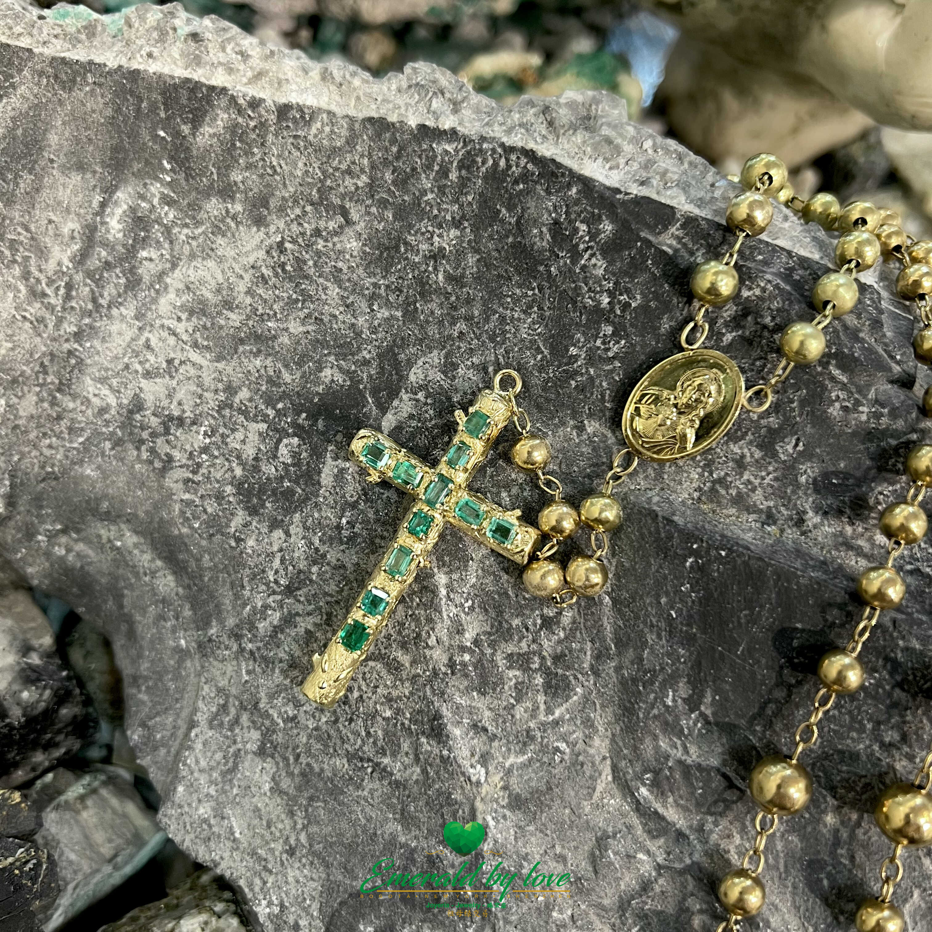 Opulent 18K Yellow Gold Rosary with Emeralds - A Timeless Expression of Devotion