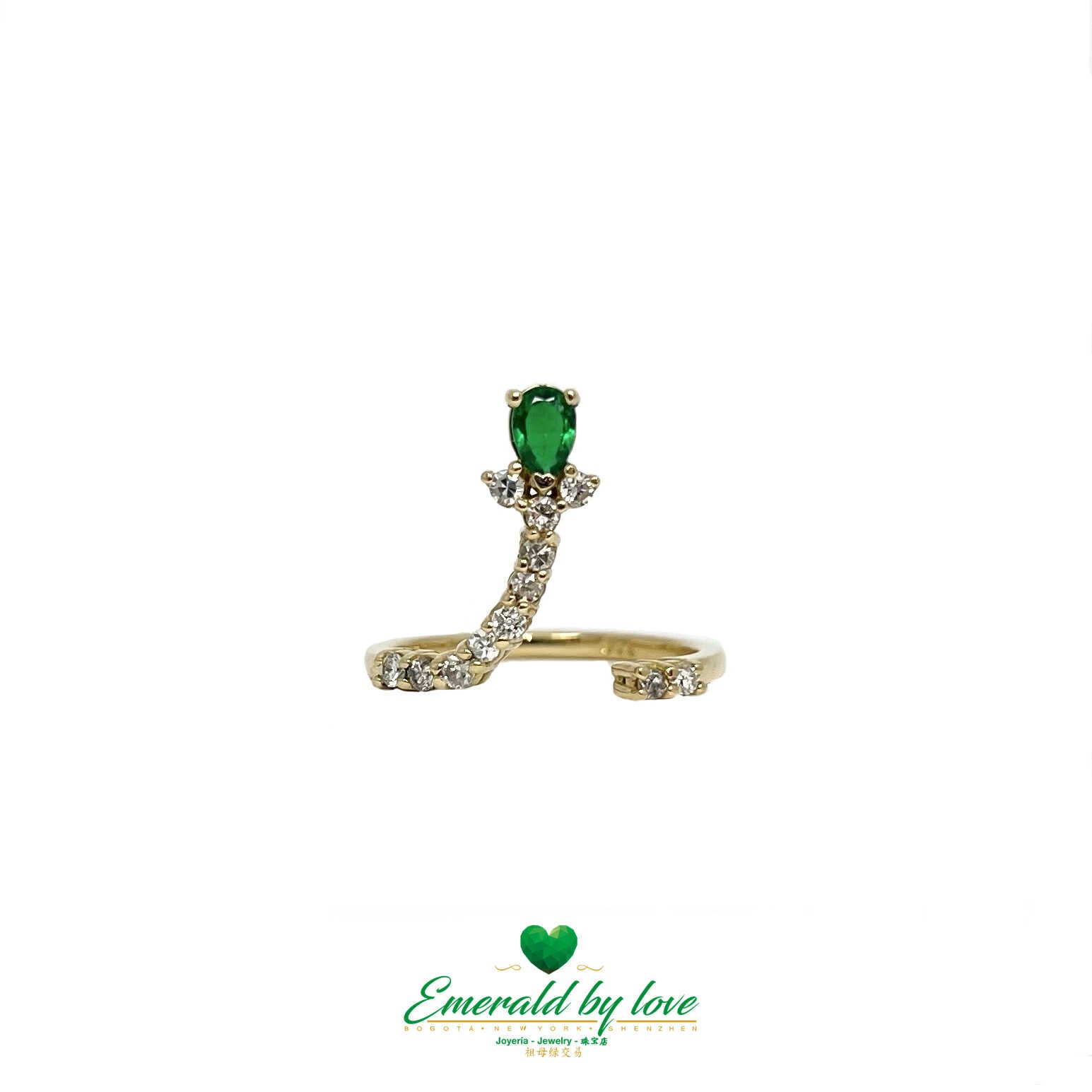 Elegante Anillo de Oro Amarillo con Esmeralda en Forma de Lágrima de 0,36 Ct: Un Toque de Sofisticación Natural