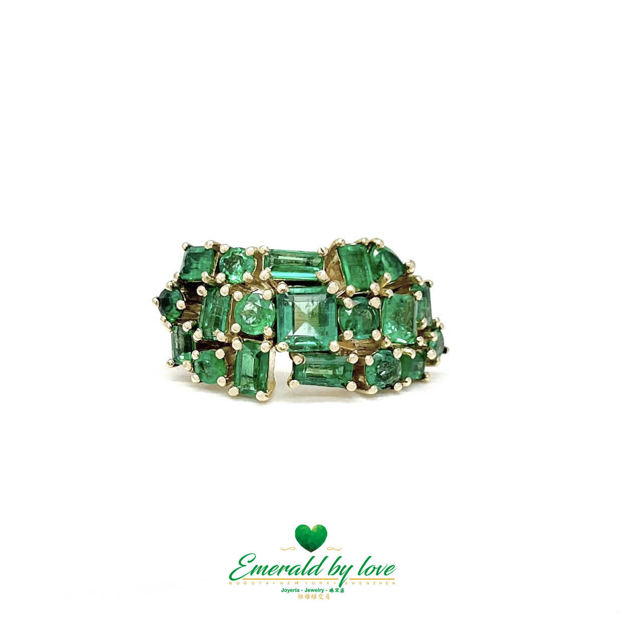 Spectacular Multi-Emerald Yellow Gold Ring - A Symphony of Elegance