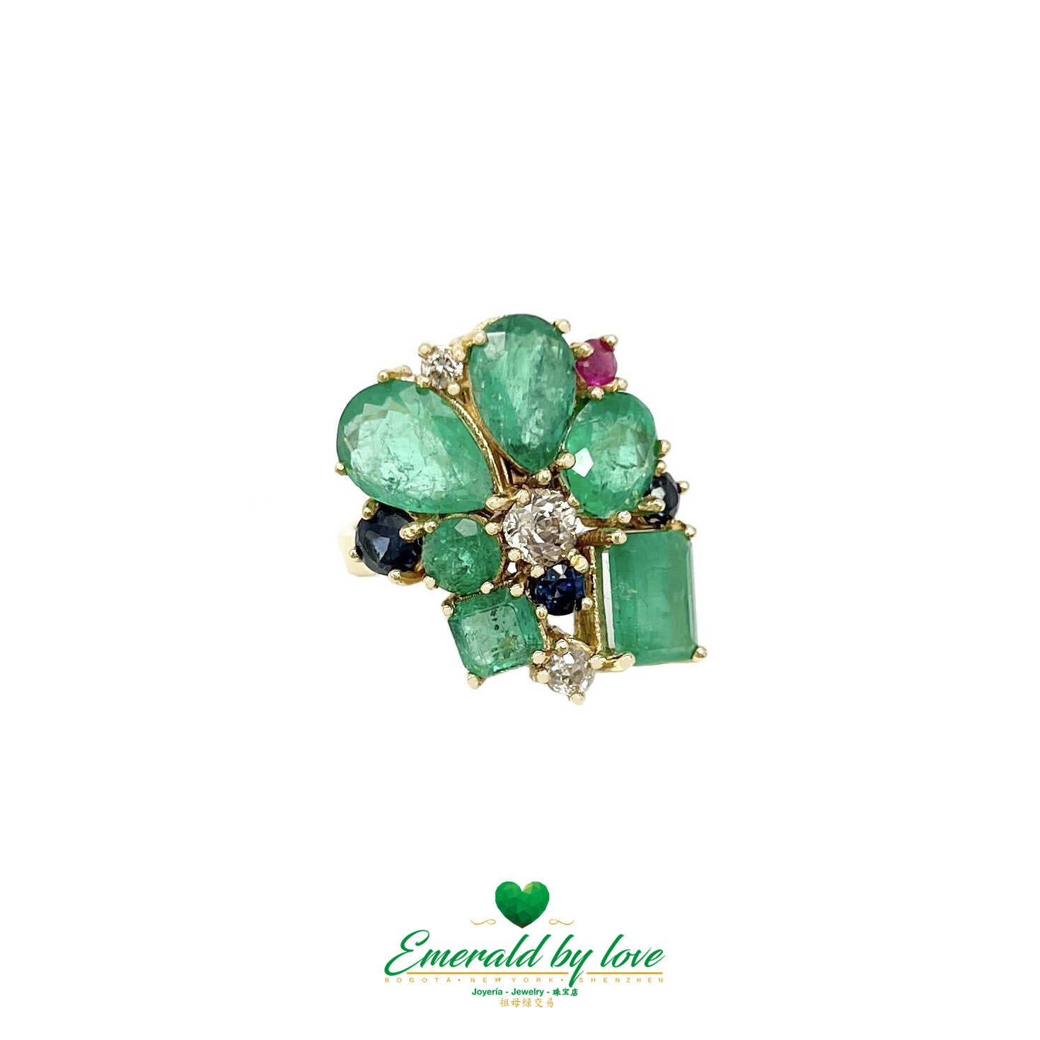 Anillo de oro amarillo adornado con esmeraldas de cristal, diamantes, zafiros y rubíes