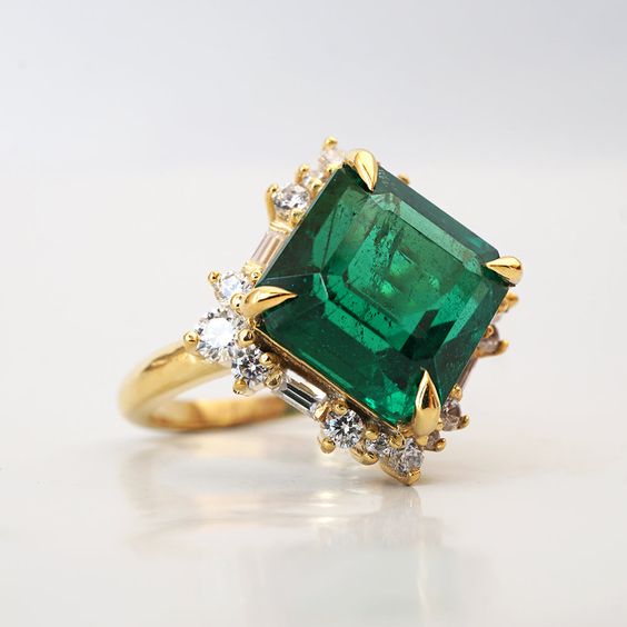 How to secure an emerald or jewel with Colombian emeralds