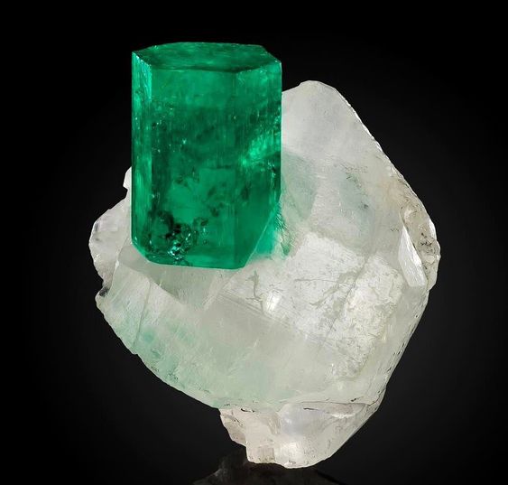 How to buy Colombian emeralds in bargains?