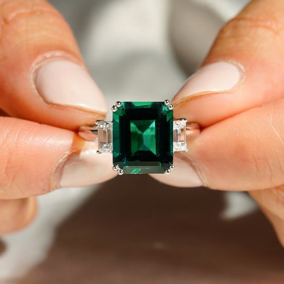 Emerald Cut: Definition and Features