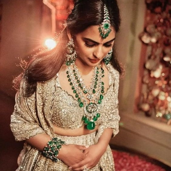 Emerald Jewelry at the Ambani Wedding: A Spectacle of Elegance and Tradition