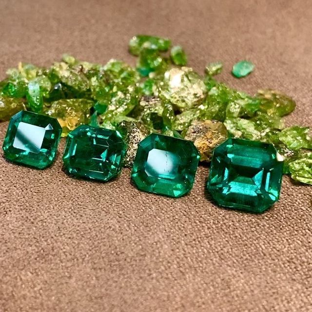 How to resell a jewel with Colombian emeralds?