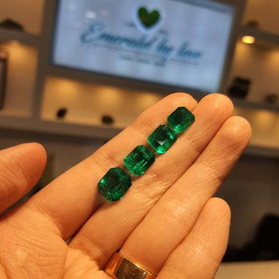 Where to buy emeralds in Bogota?