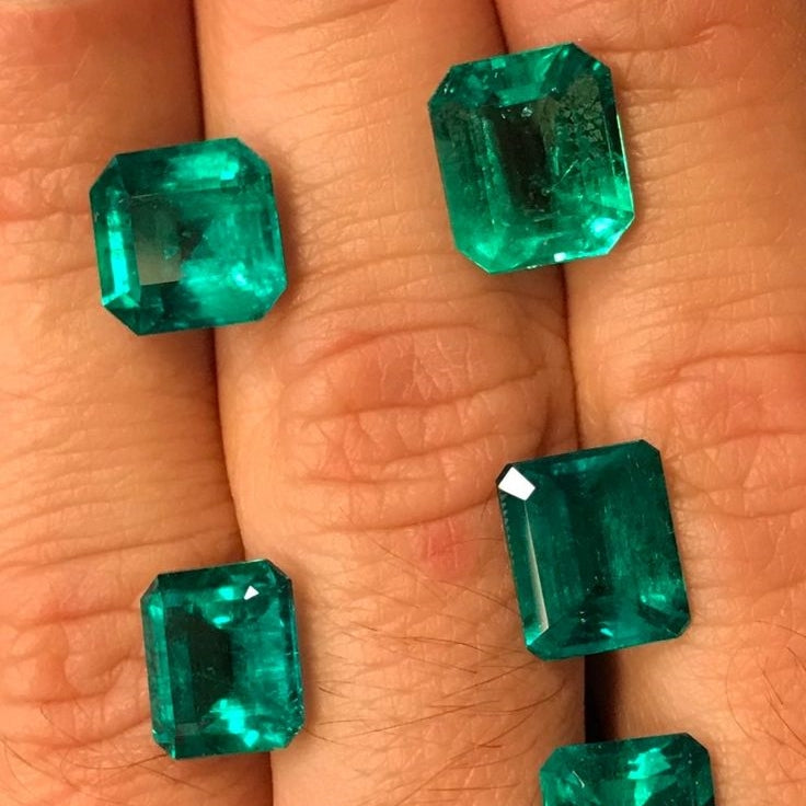 Crystal vs Color: What's the favorite color in Colombian emeralds