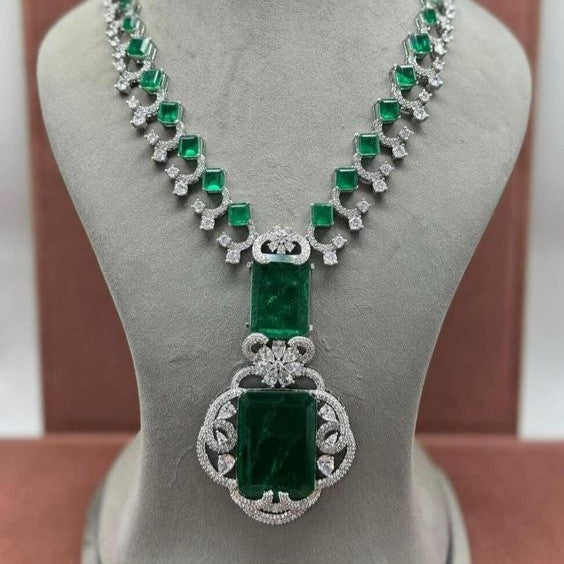 Collections of Jewelry of Famous Emeralds