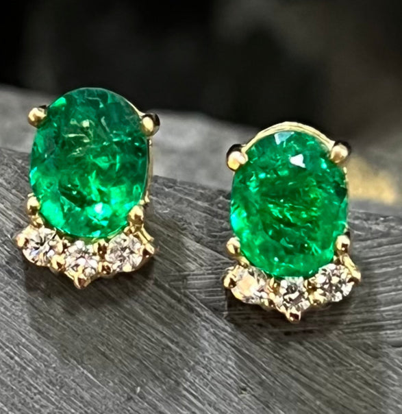 Diamonds or emeralds, why choose the green Spell?