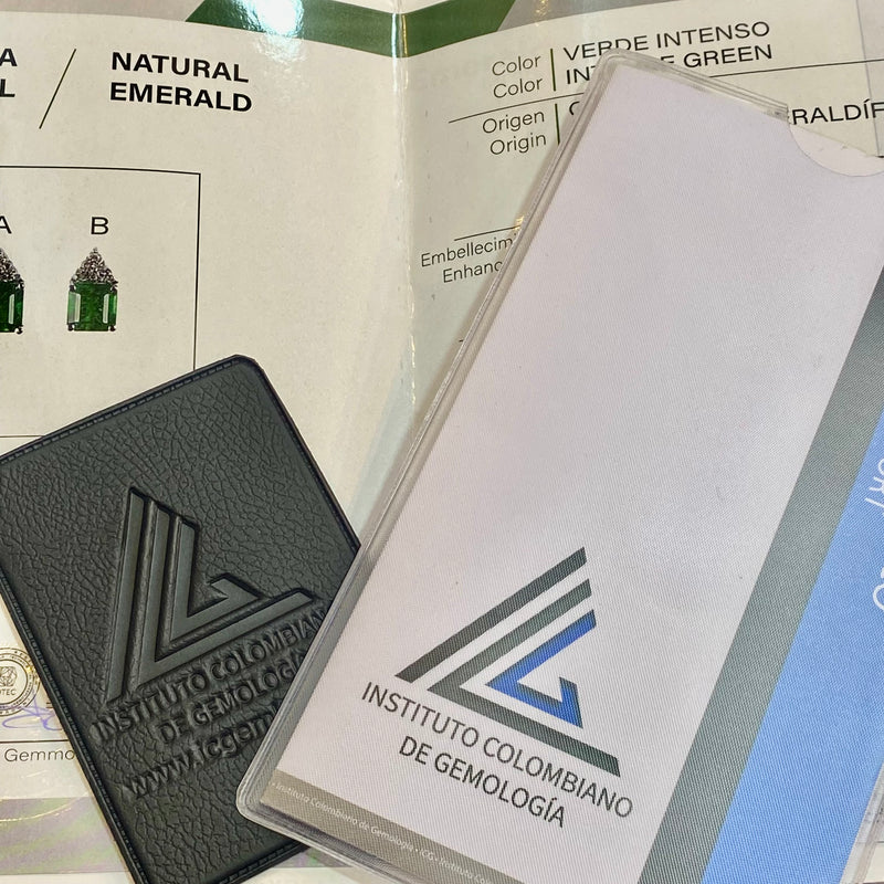 What is the most renowned laboratory that certifies the authenticity of Colombian emeralds?