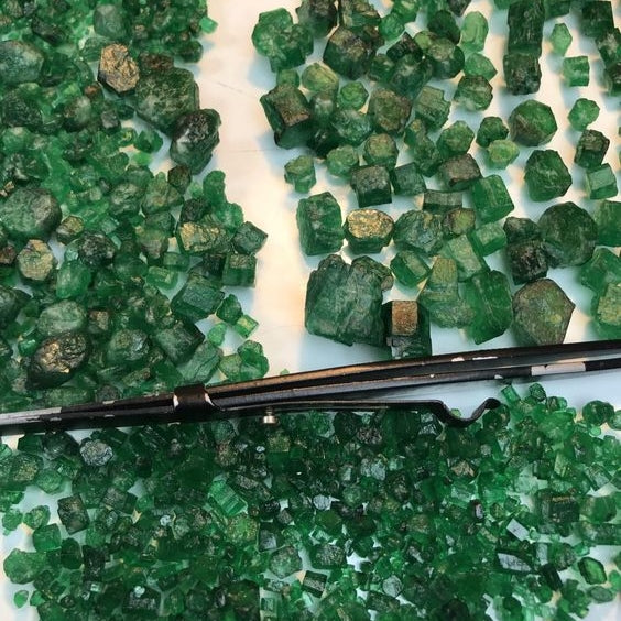 What other minerals are next to Colombian emeralds?