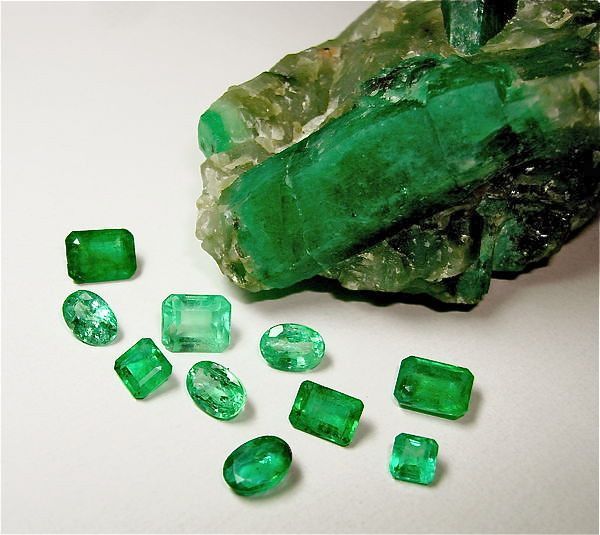 What is the difference between a rough emerald and a cut emerald?