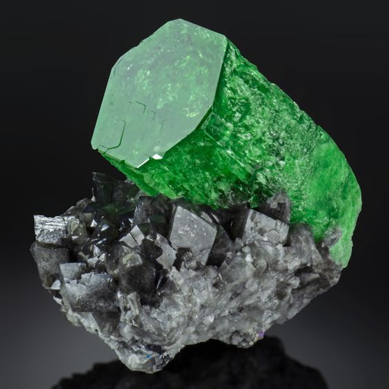 Where Do Colombian Emeralds Come From?