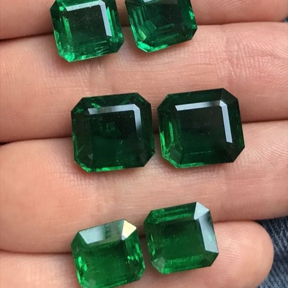 Why the Colombian Emeralds are known as green hammering