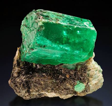 The 10 Legendary Emeralds That Changed History
