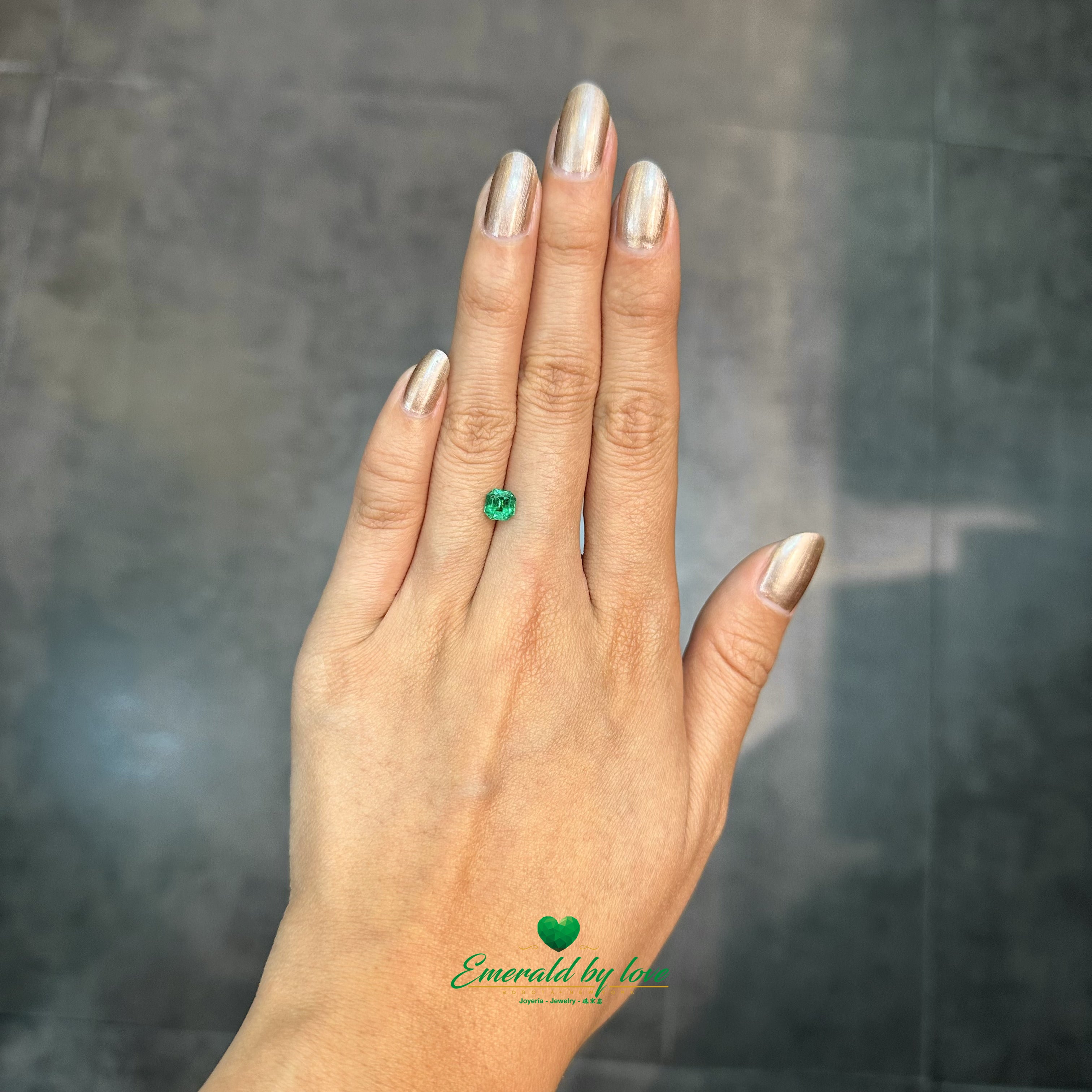 High-quality 0.82 ct Colombian emerald with square cut and bright green brilliance