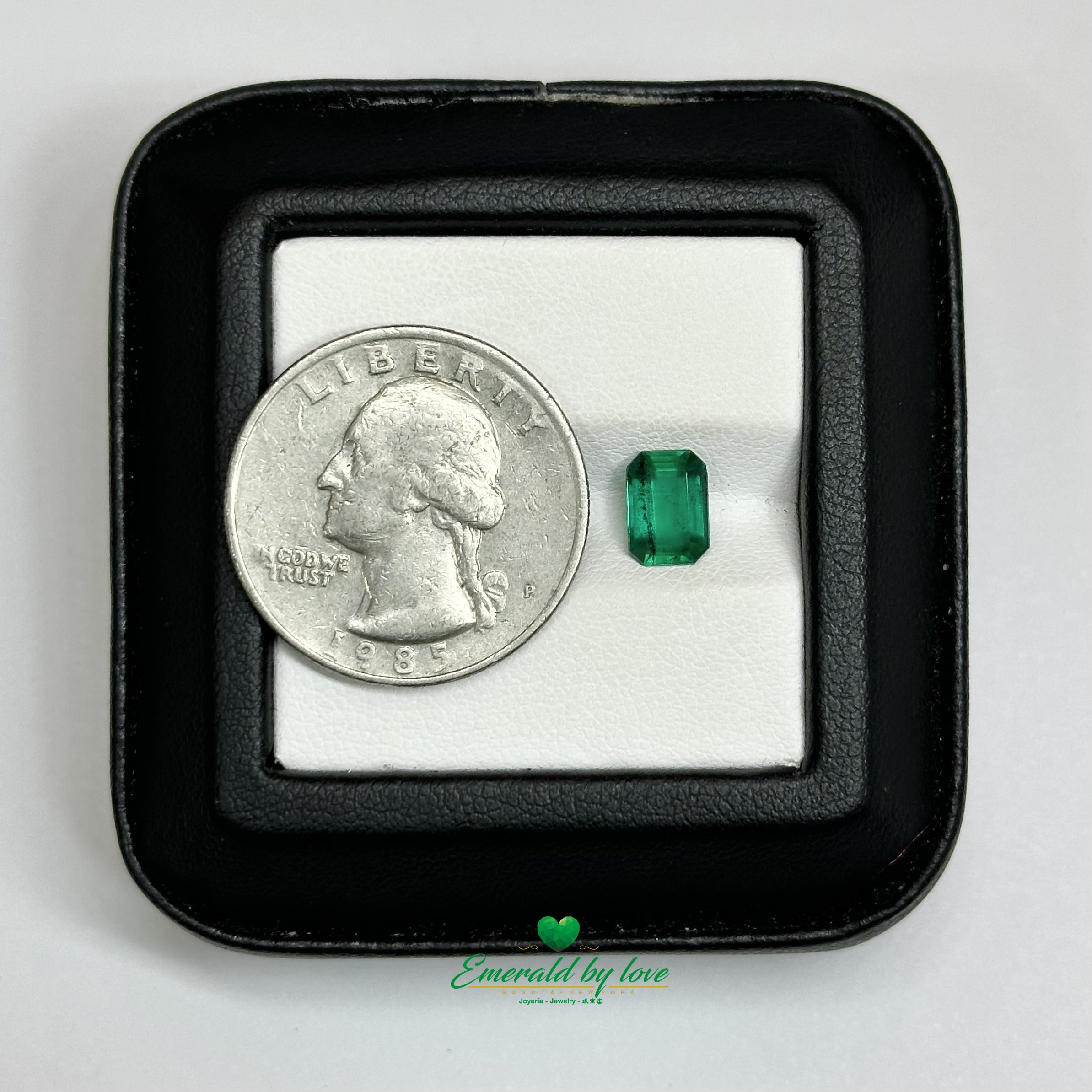 1.05 ct Authentic Colombian Rectangular Emerald with Unique Line-Shaped Carbon Inclusion