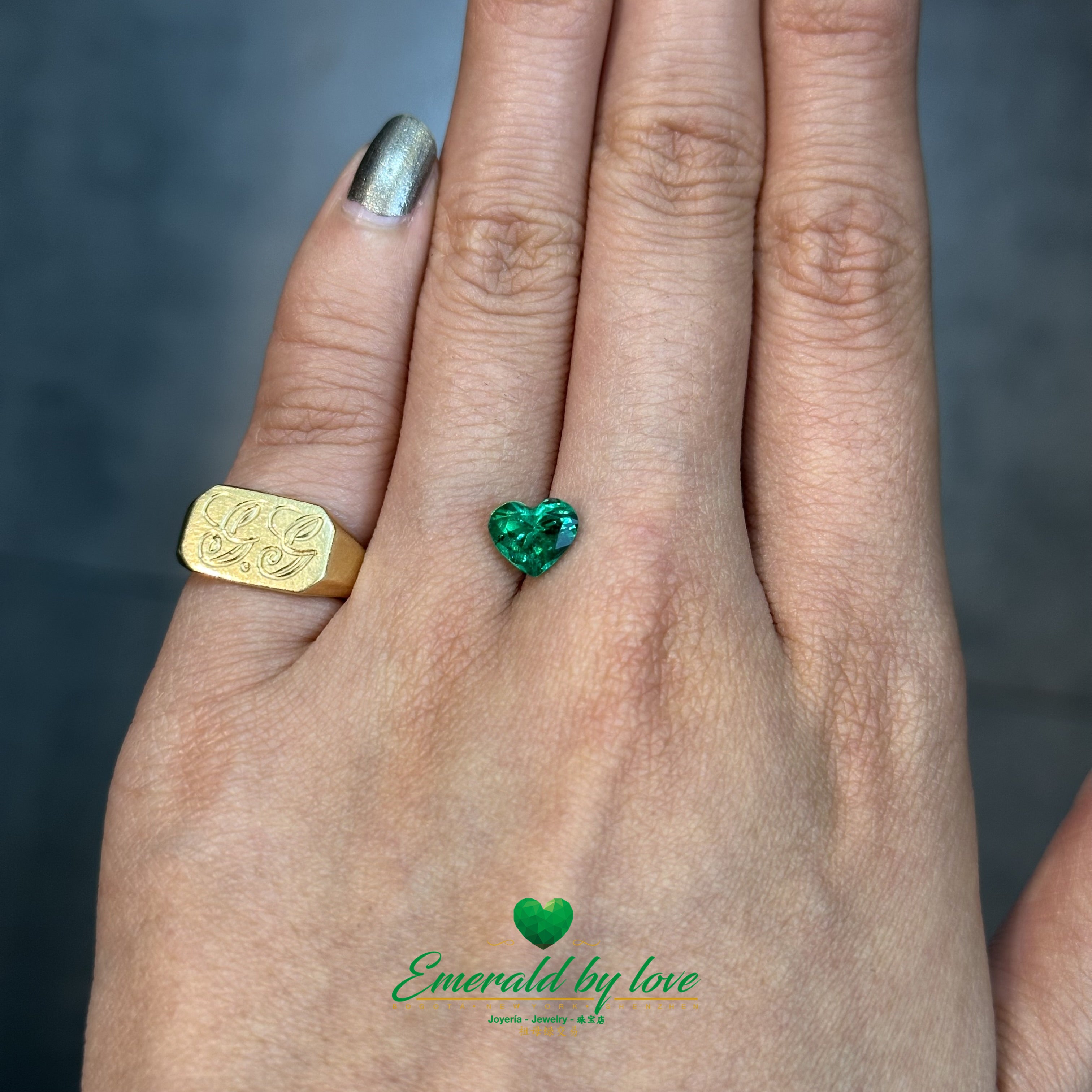 Romantic heart-shaped Colombian emerald with 1.13 carats of deep green elegance