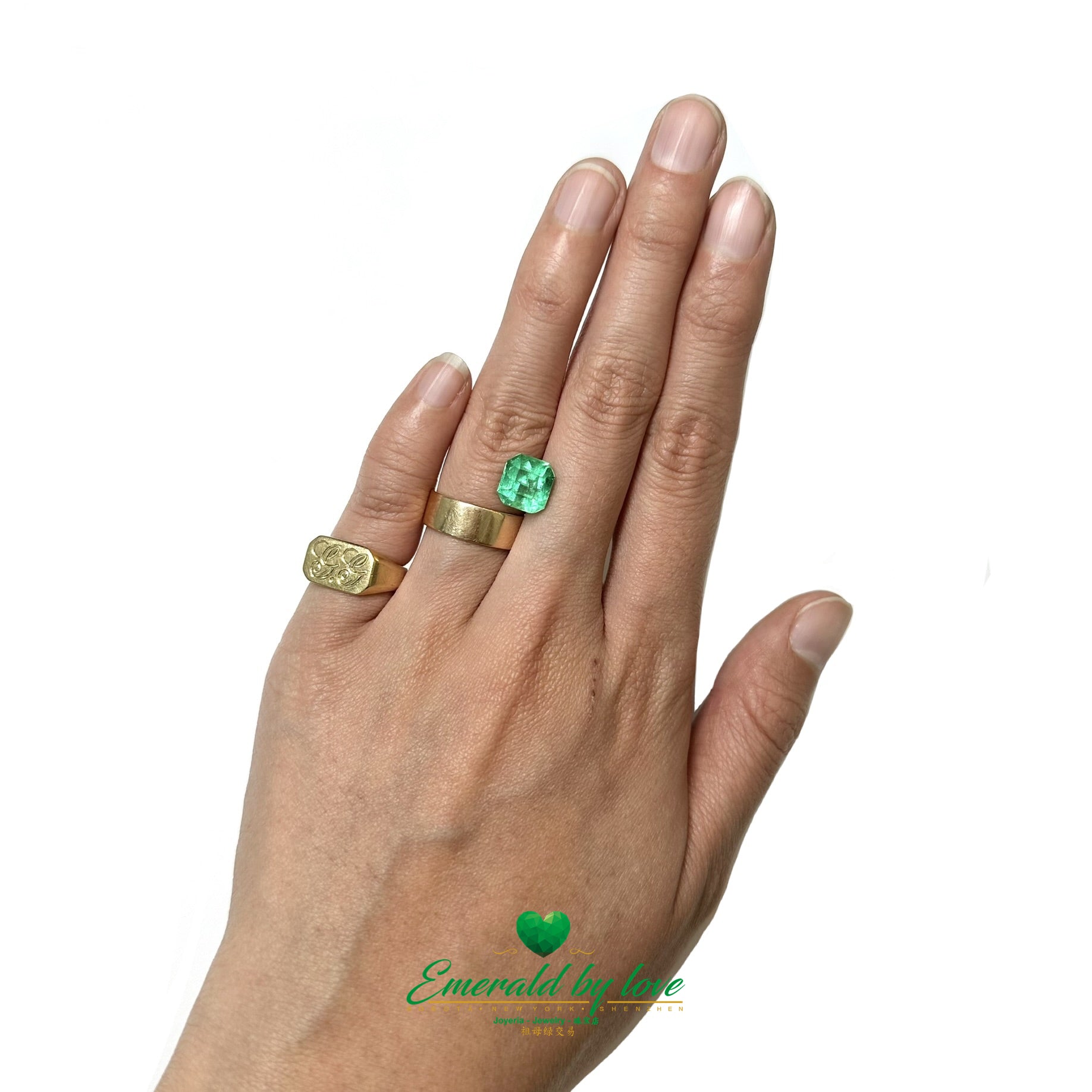 Colombian emerald weighing 3.38 ct, showcasing vivid green tone and radiant clarity