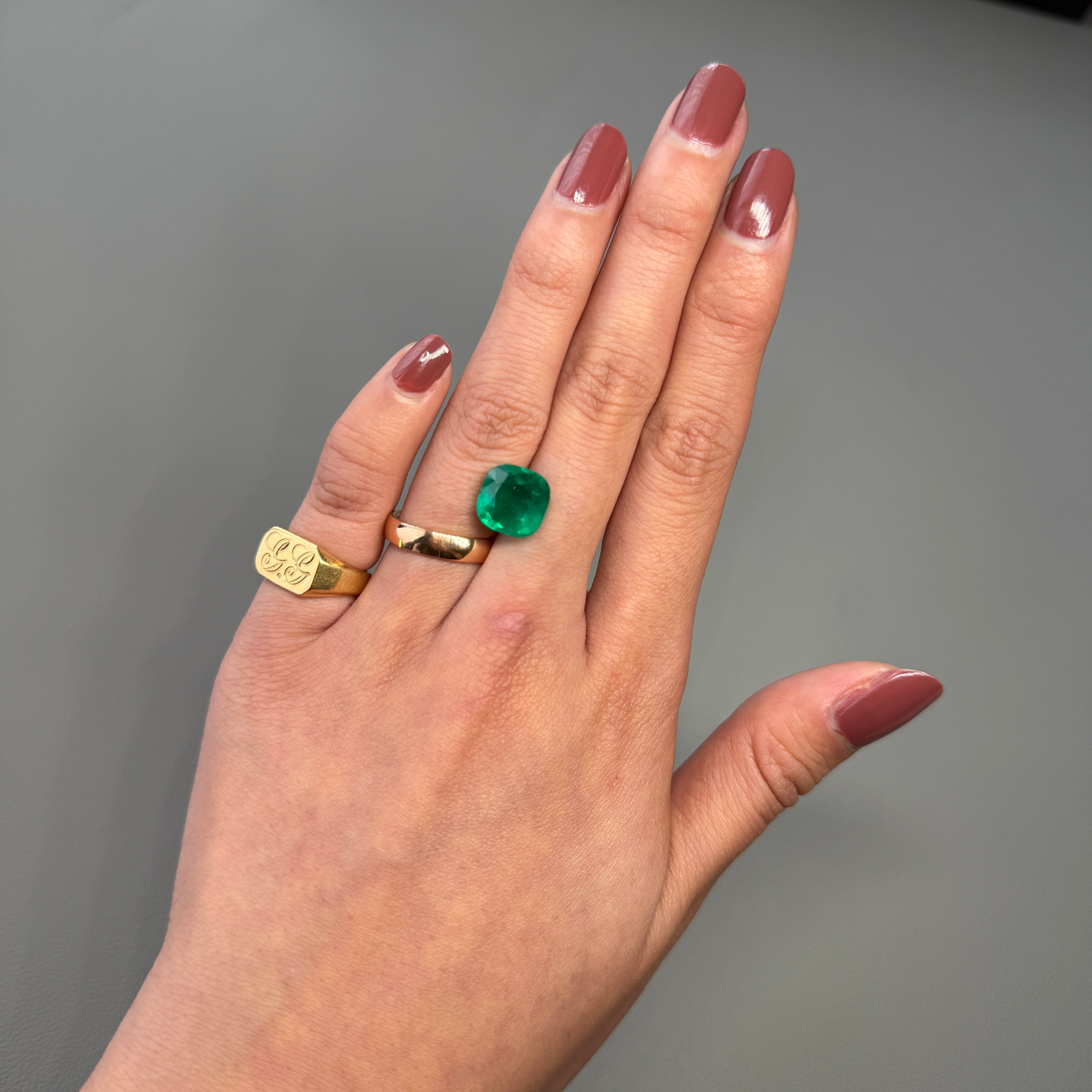 5.03 Carat Colombian Emerald Cushion Cut – Dark Green Luxury Gemstone