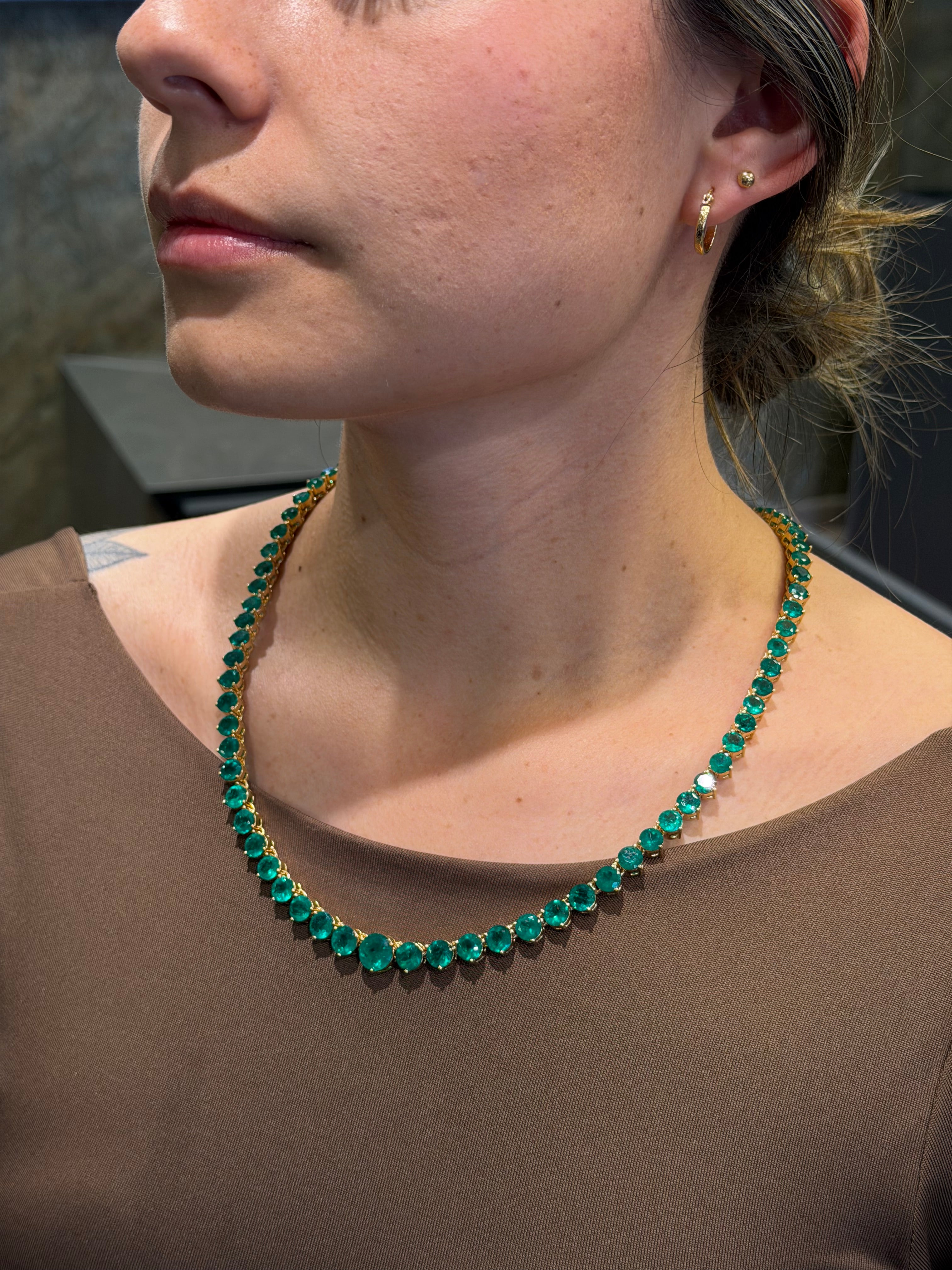 Abono tennis necklace