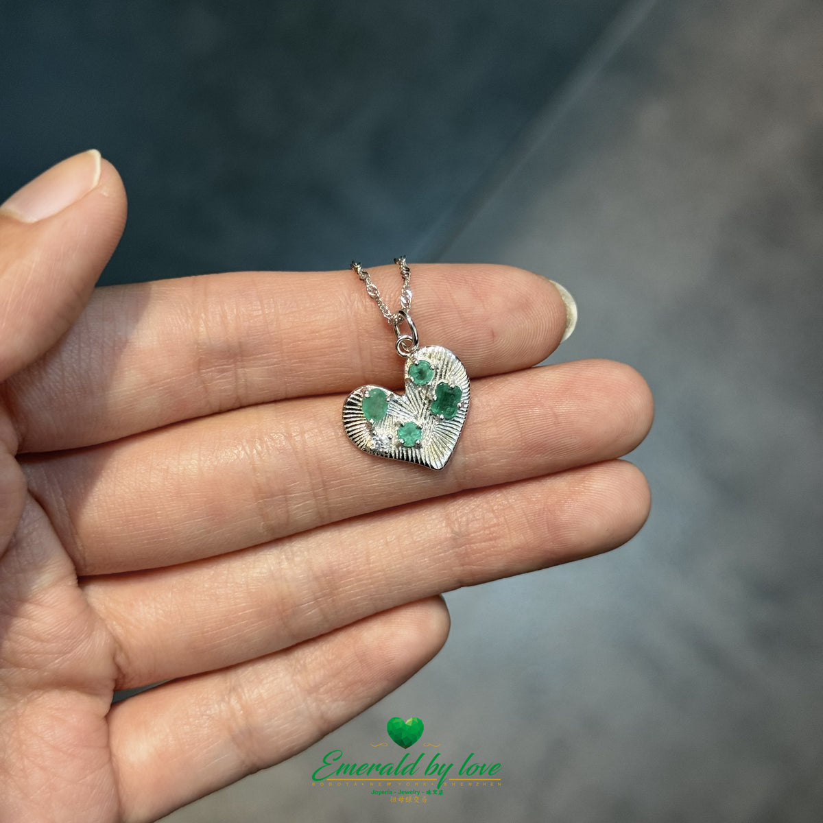 925 Silver Emerald Heart Pendant with Decorative Zircon Accent